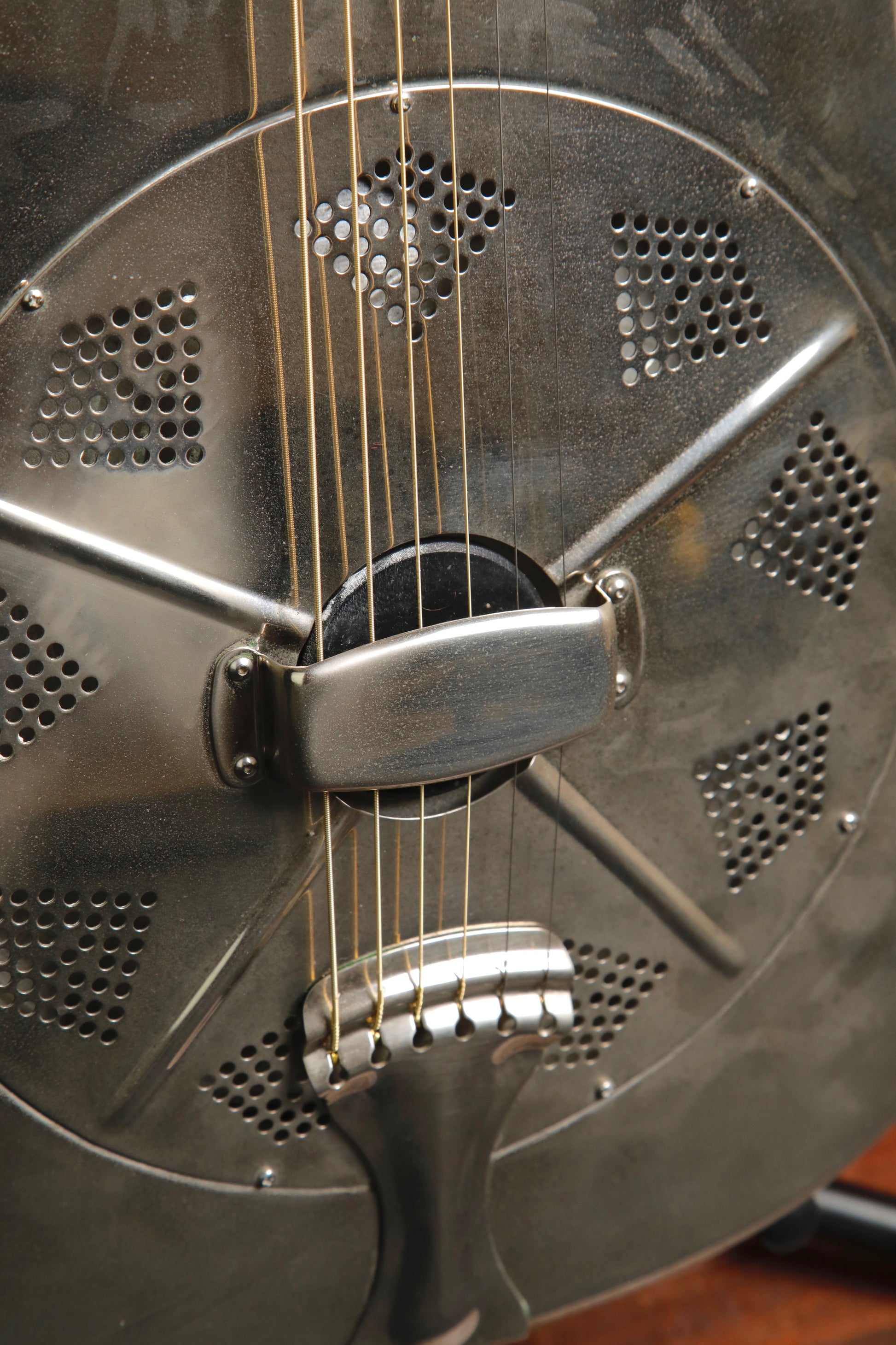 National Style O 12 Fret Single Cone Roundneck Acoustic-Electric Resonator Guitar 2000 Pre-Owned