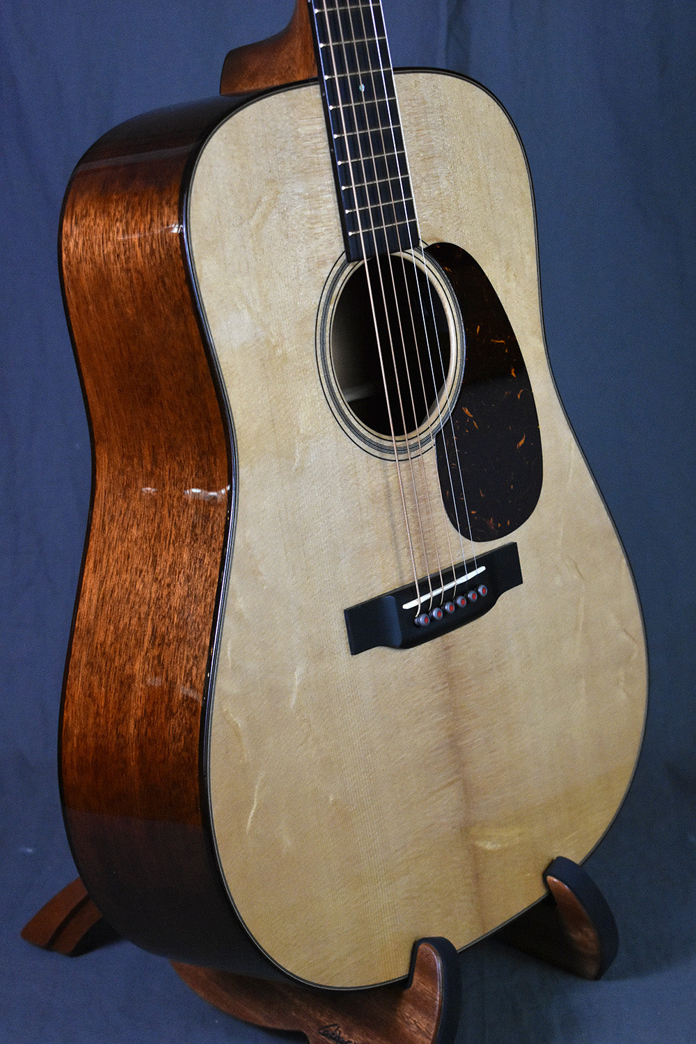 Martin D-18E Modern Deluxe