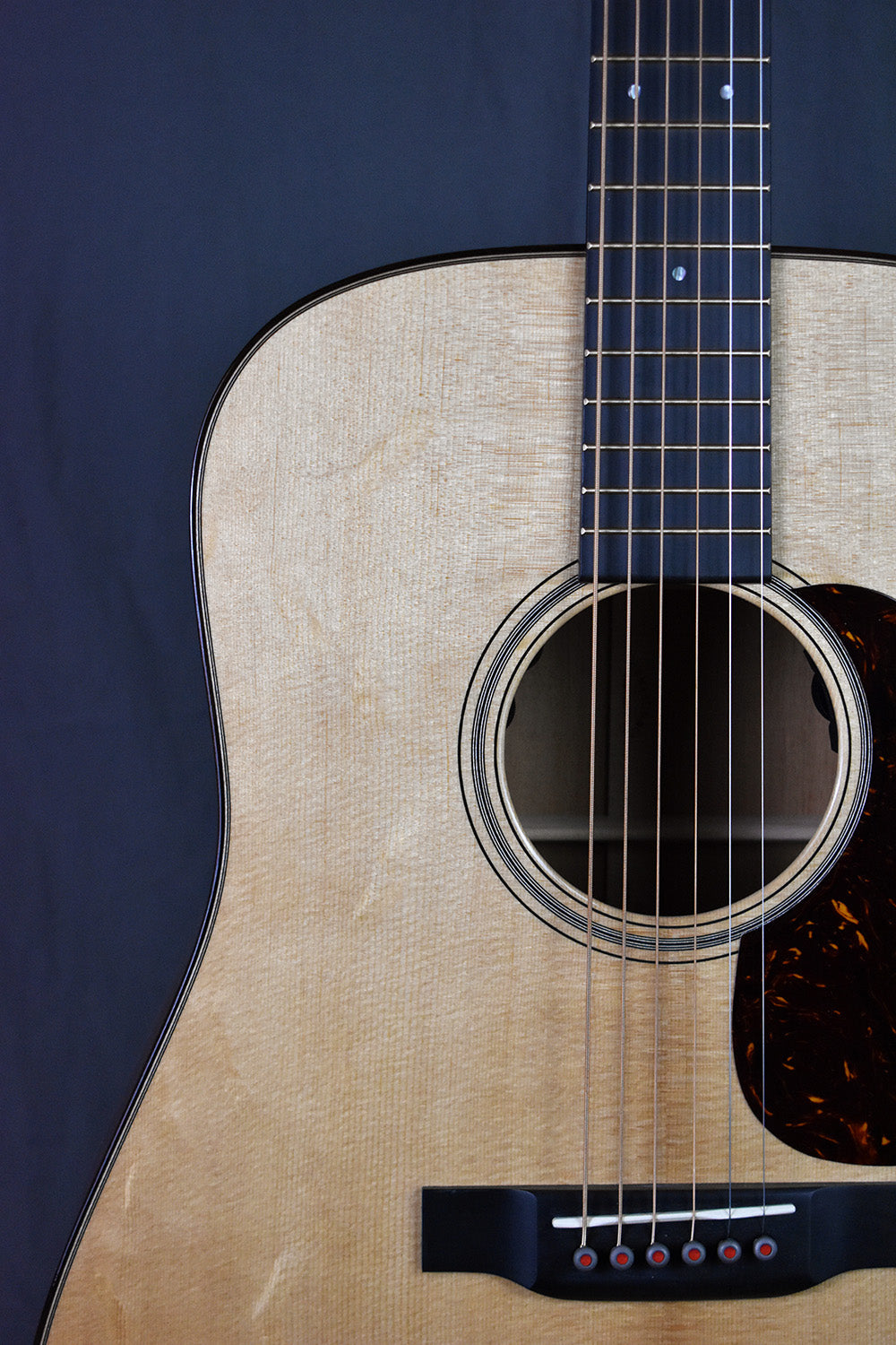 Martin D-18E Modern Deluxe