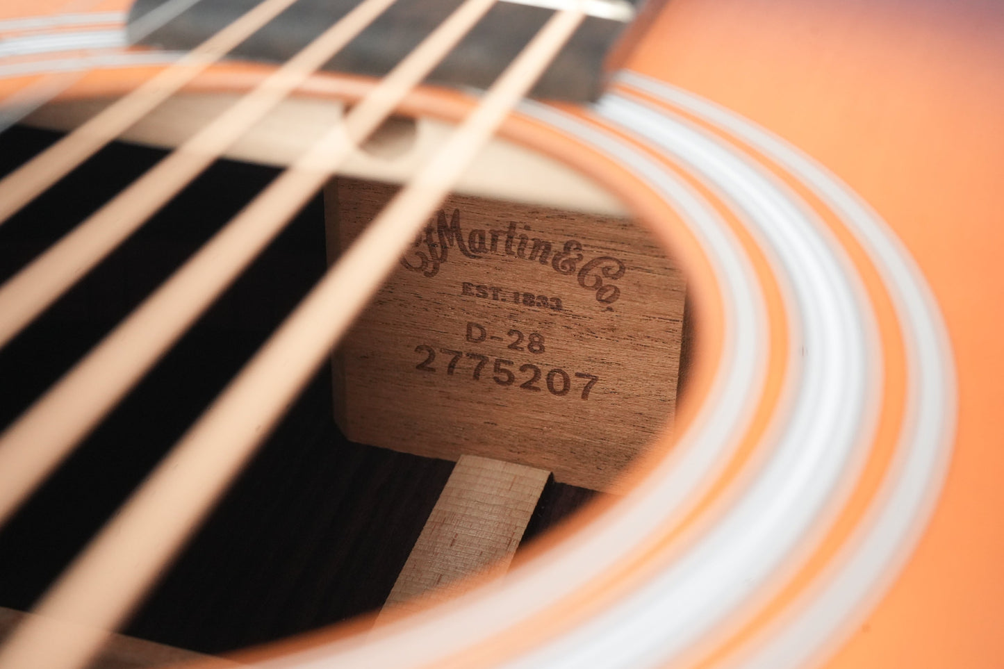 Martin D28 Amberburst Lefty 2023