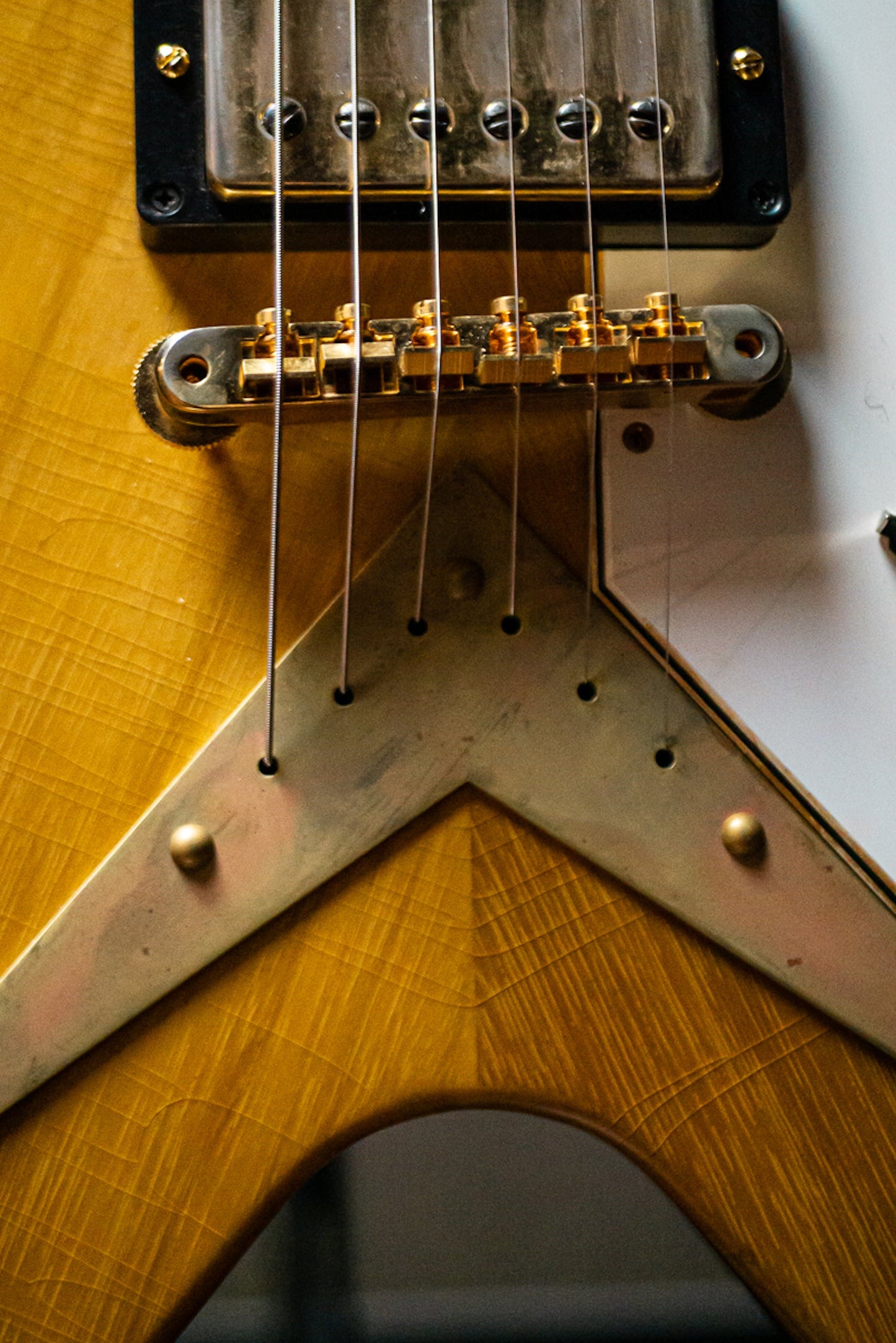2021 Gibson Custom Shop 58 Korina Flying V Brazilian Rosewood Fingerboard Murphy Lab Light Aged GH Electric Guitar - Natural 81031
