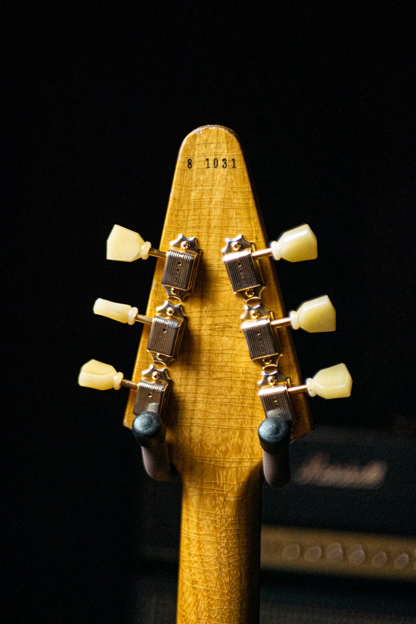 2021 Gibson Custom Shop 58 Korina Flying V Brazilian Rosewood Fingerboard Murphy Lab Light Aged GH Electric Guitar - Natural 81031