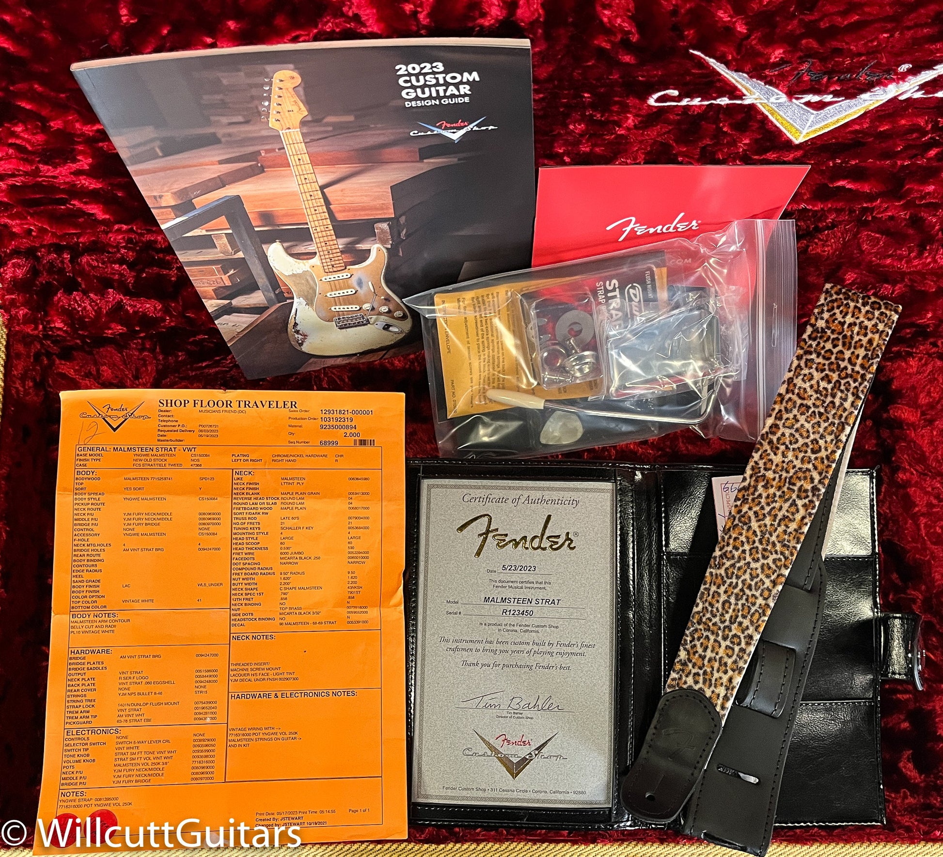 Fender Custom Shop Yngwie Malmsteen Signature Stratocaster Scalloped Maple Fingerboard Vintage White (450)