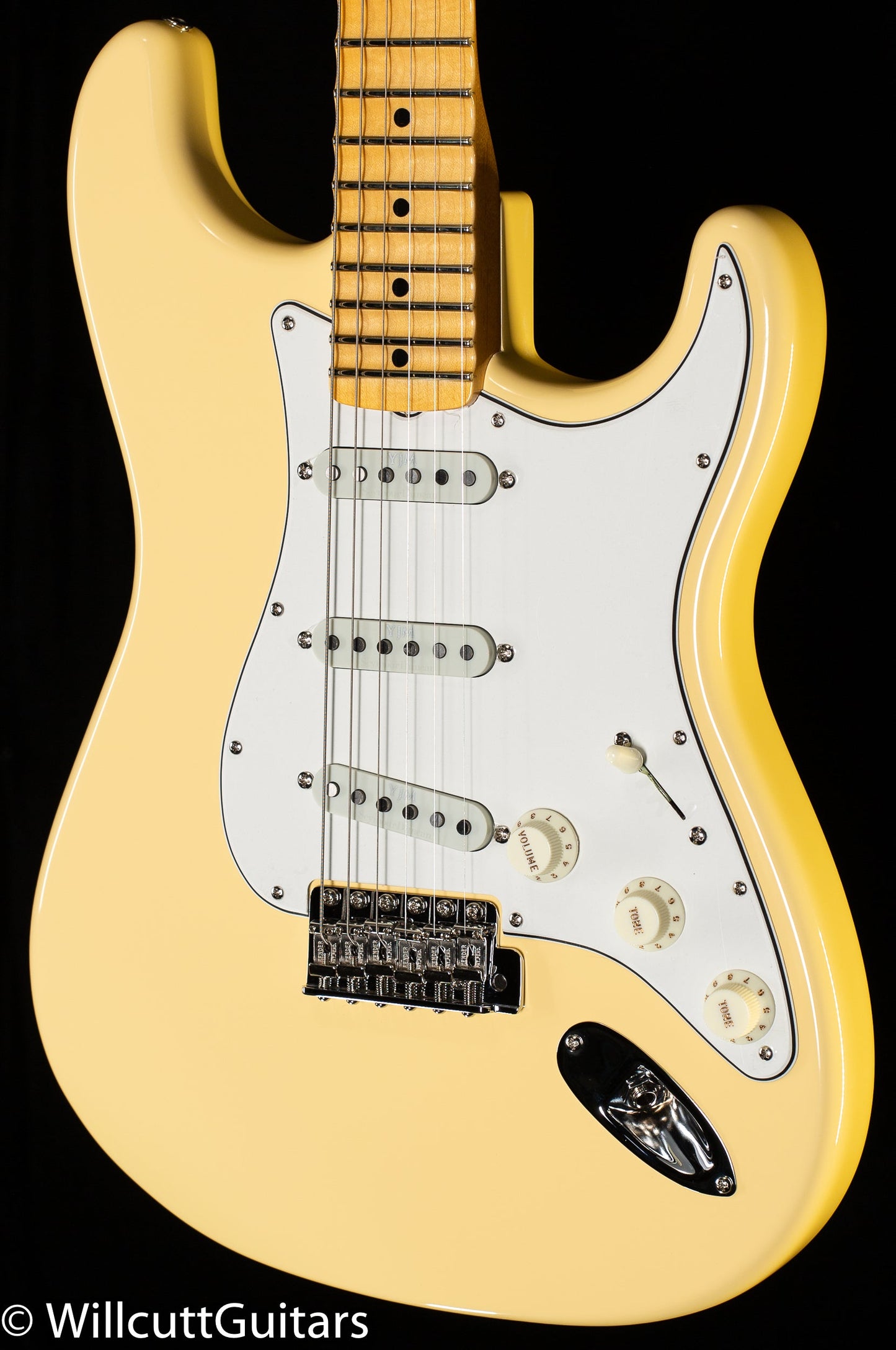 Fender Custom Shop Yngwie Malmsteen Signature Stratocaster Scalloped Maple Fingerboard Vintage White (250)
