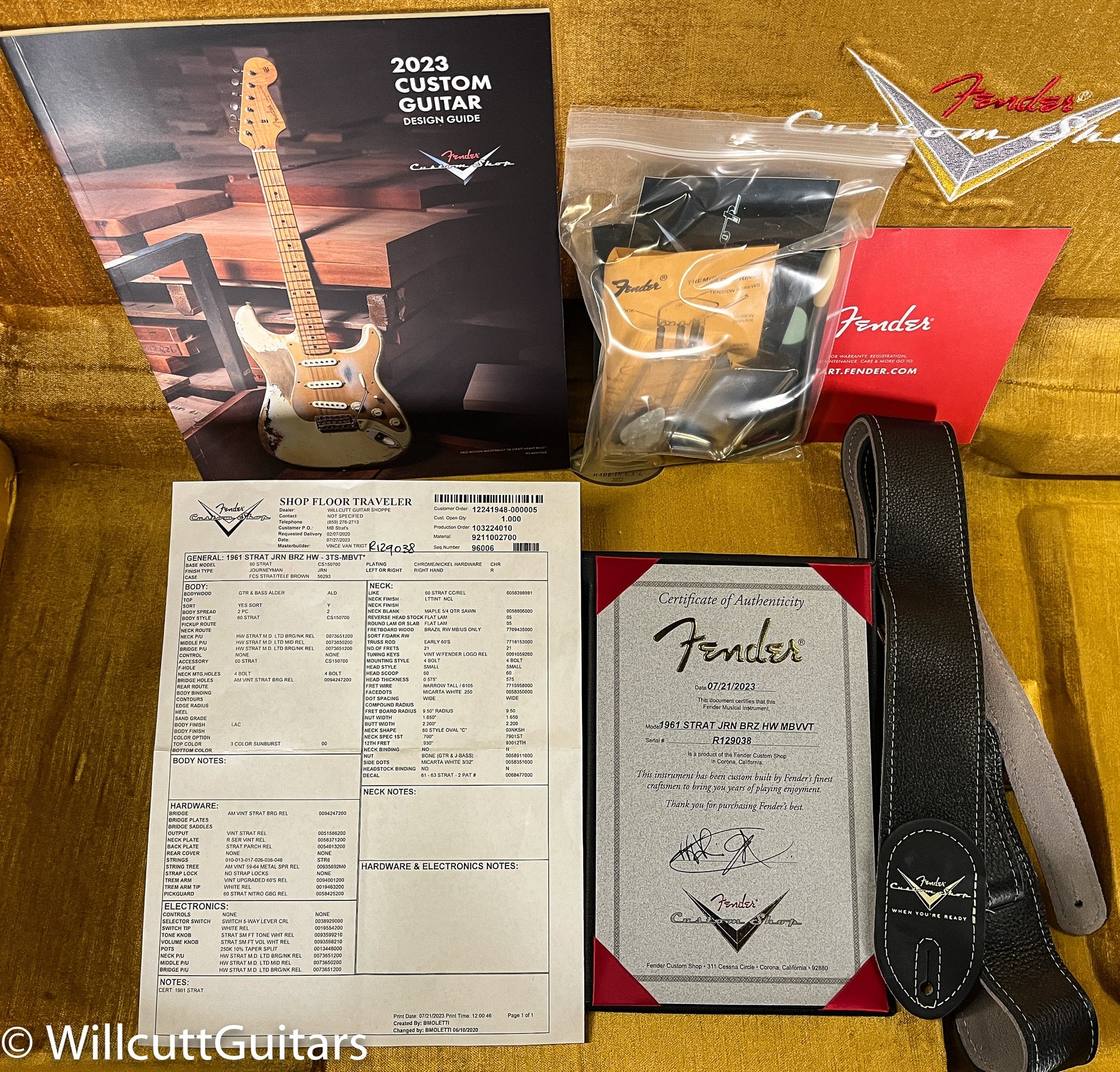 Fender Custom Shop Masterbuilt Vincent Van Trigt 1961 Strat Journeyman Brazilian 3-Tone Sunburst (038)