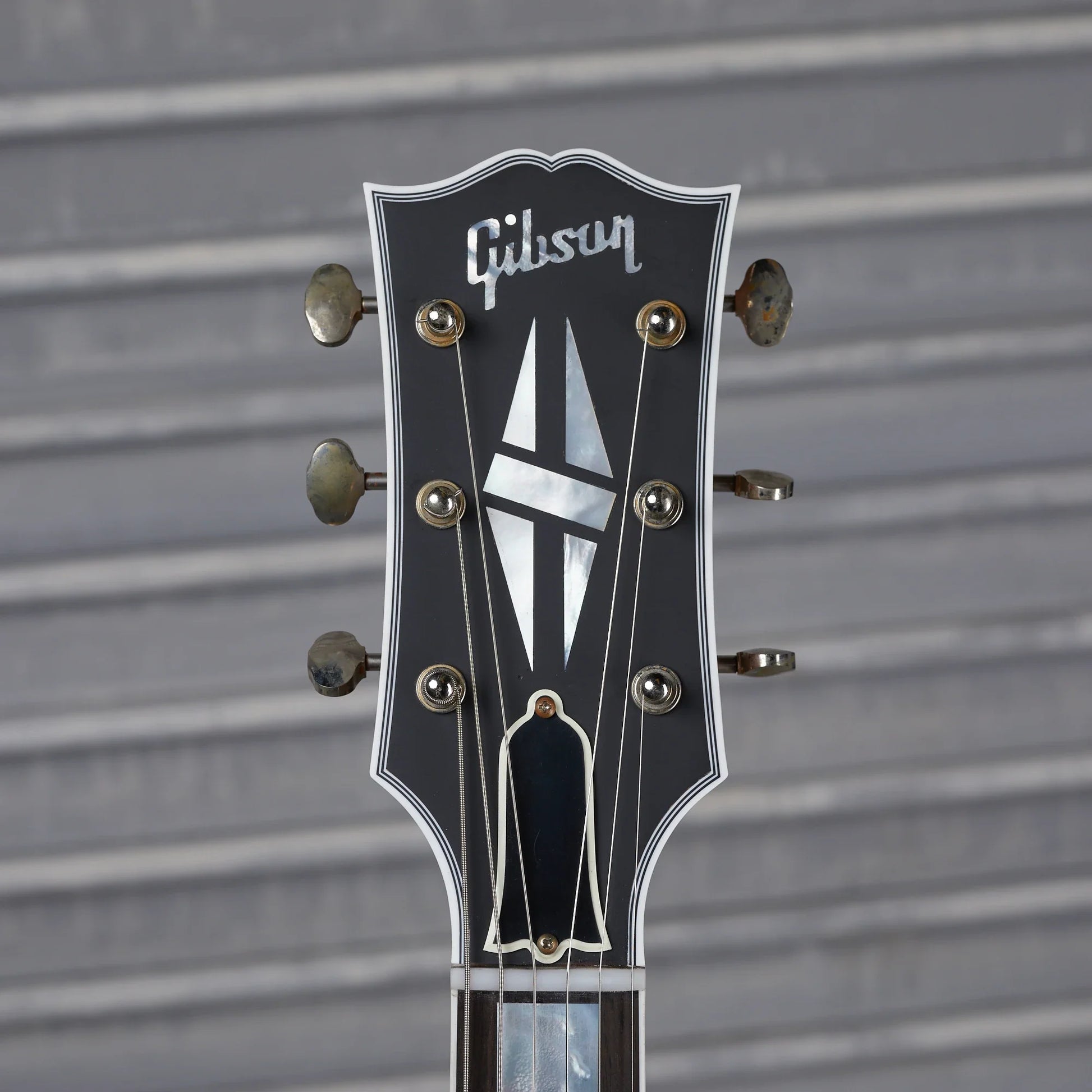 Gibson Mod™ Collection Les Paul Custom, Natural Walnut | Gibson Mod™ Collection