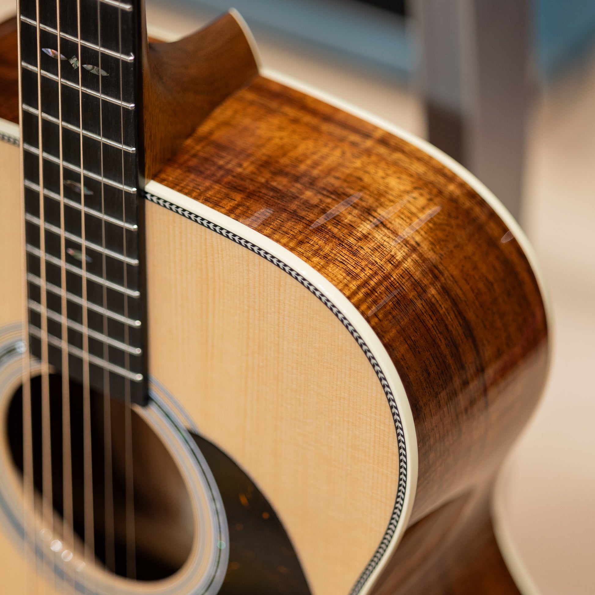 Martin Custom J-28 Style - Spruce/Koa
