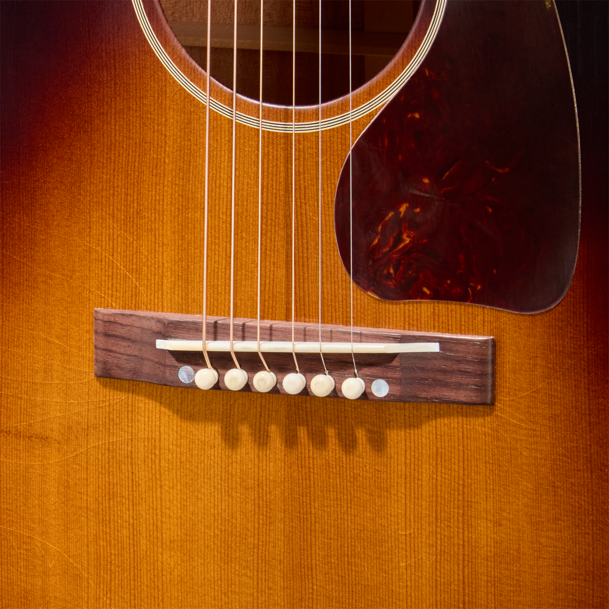 Gibson Custom 1942 Banner J-45 Reissue, Ultra Light Aged, Vintage Sunburst