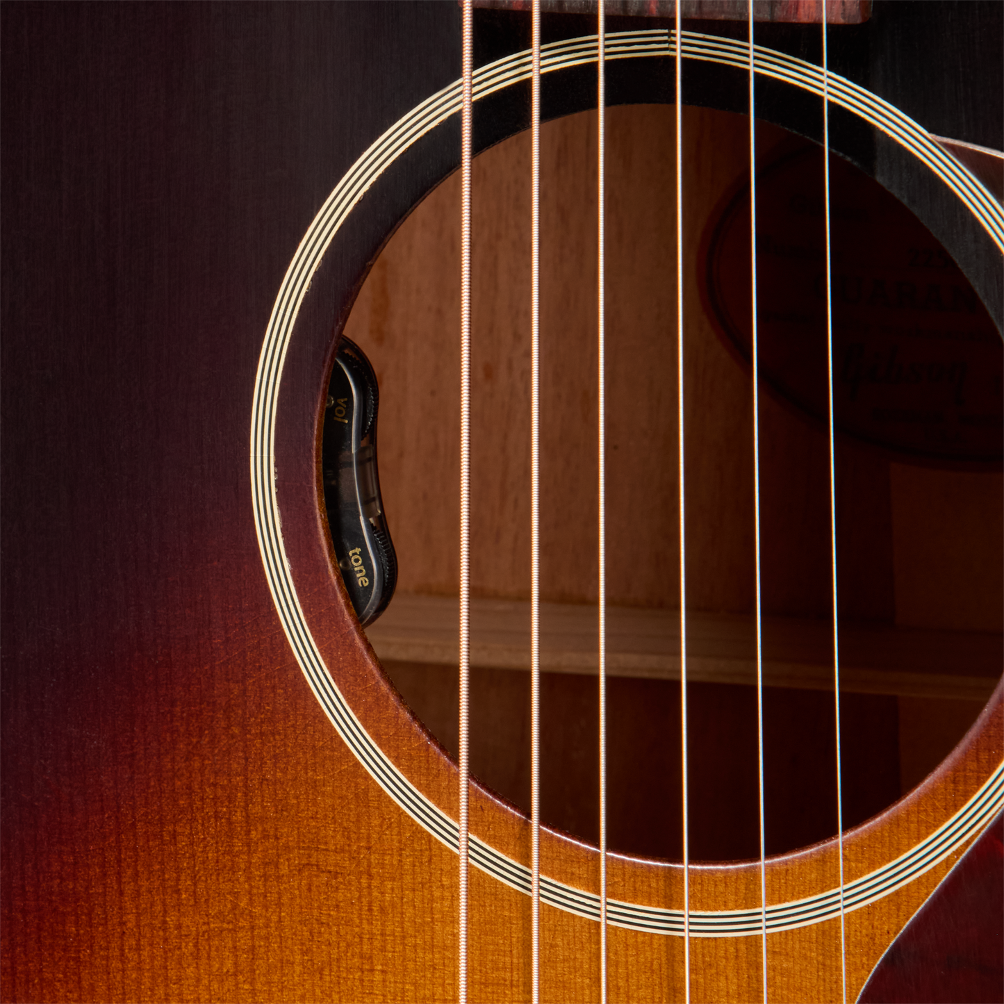 Gibson Custom 1942 Banner J-45 Reissue with HiFi, Ultra Light Aged, Vintage Sunburst