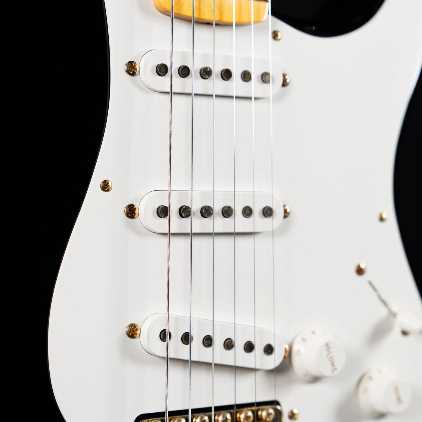 Fender Custom Shop 1955 Stratocaster - Lush Closet Classic - Black w/ Gold Hardware