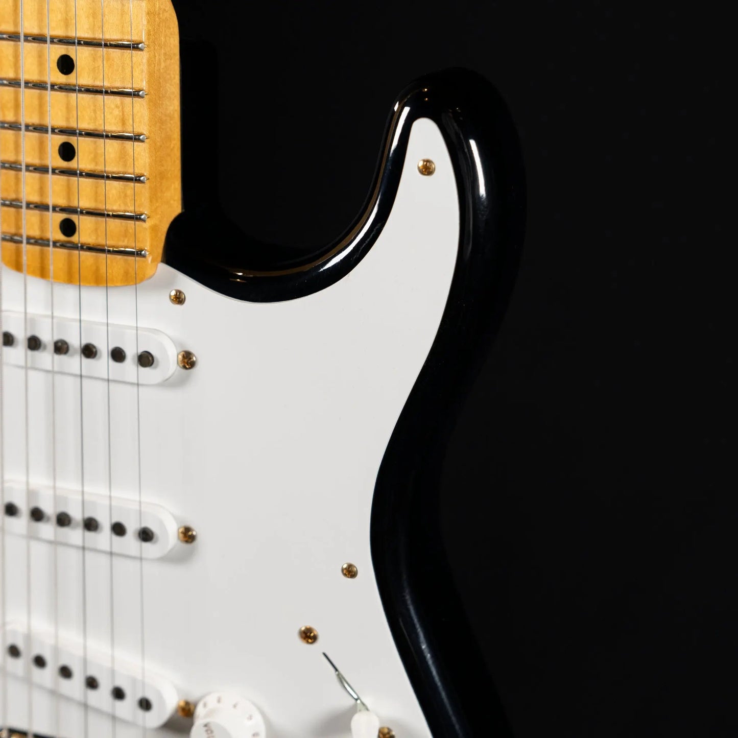 Fender Custom Shop 1955 Stratocaster - Lush Closet Classic - Black w/ Gold Hardware
