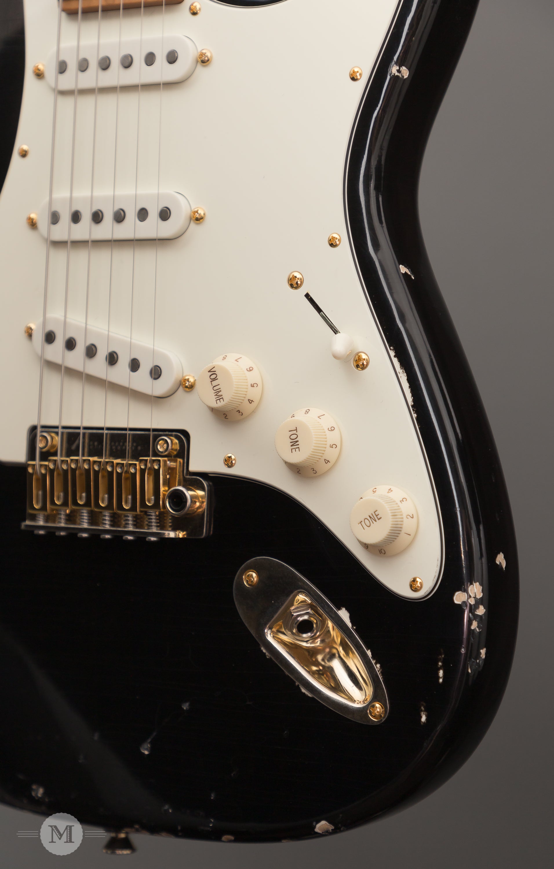 Tom Anderson Guitars - Icon Classic -  Black over Olympic White - In-Distress Lv3