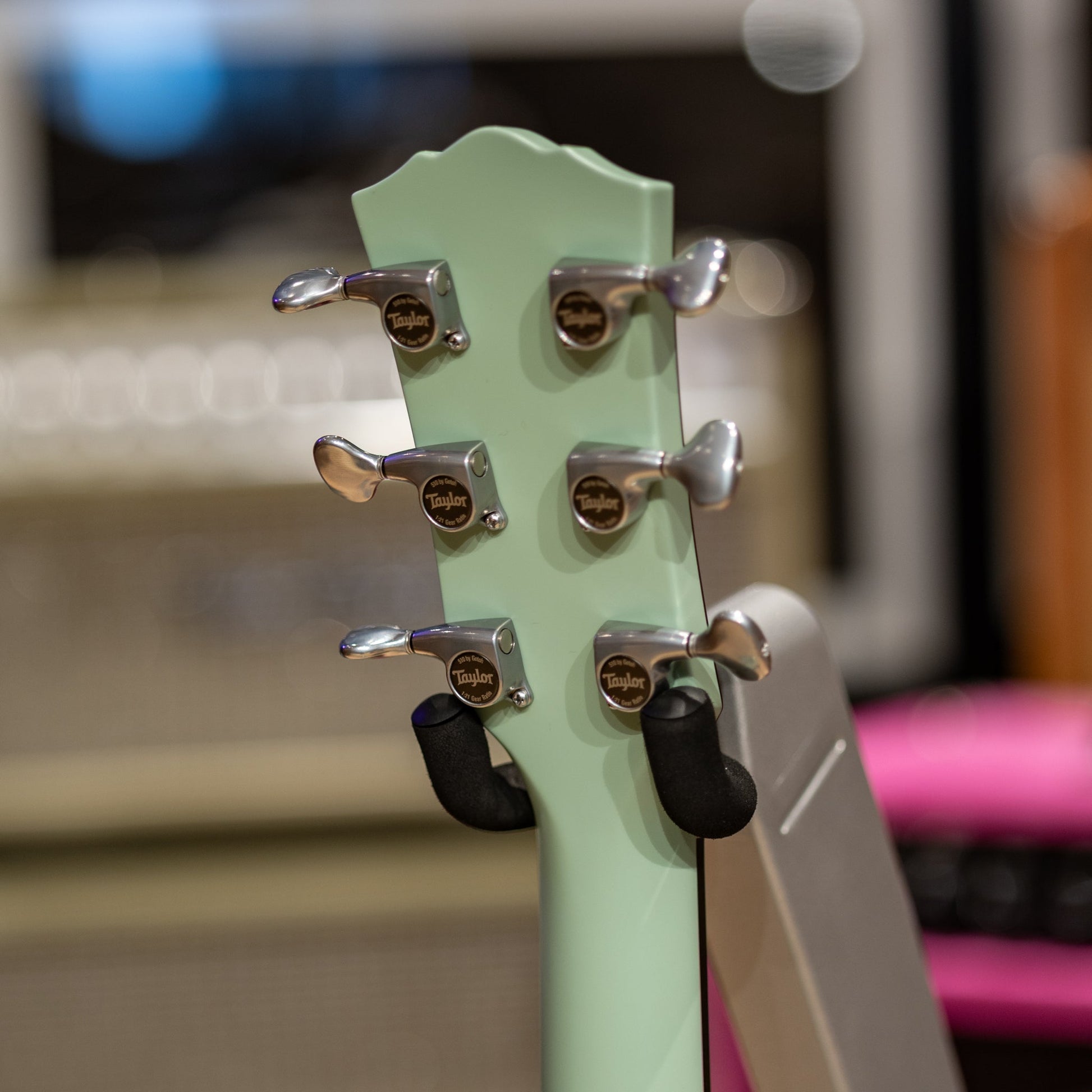Taylor Custom Catch #07 - C14e Torrefied Sitka Spruce/Mahogany 2026