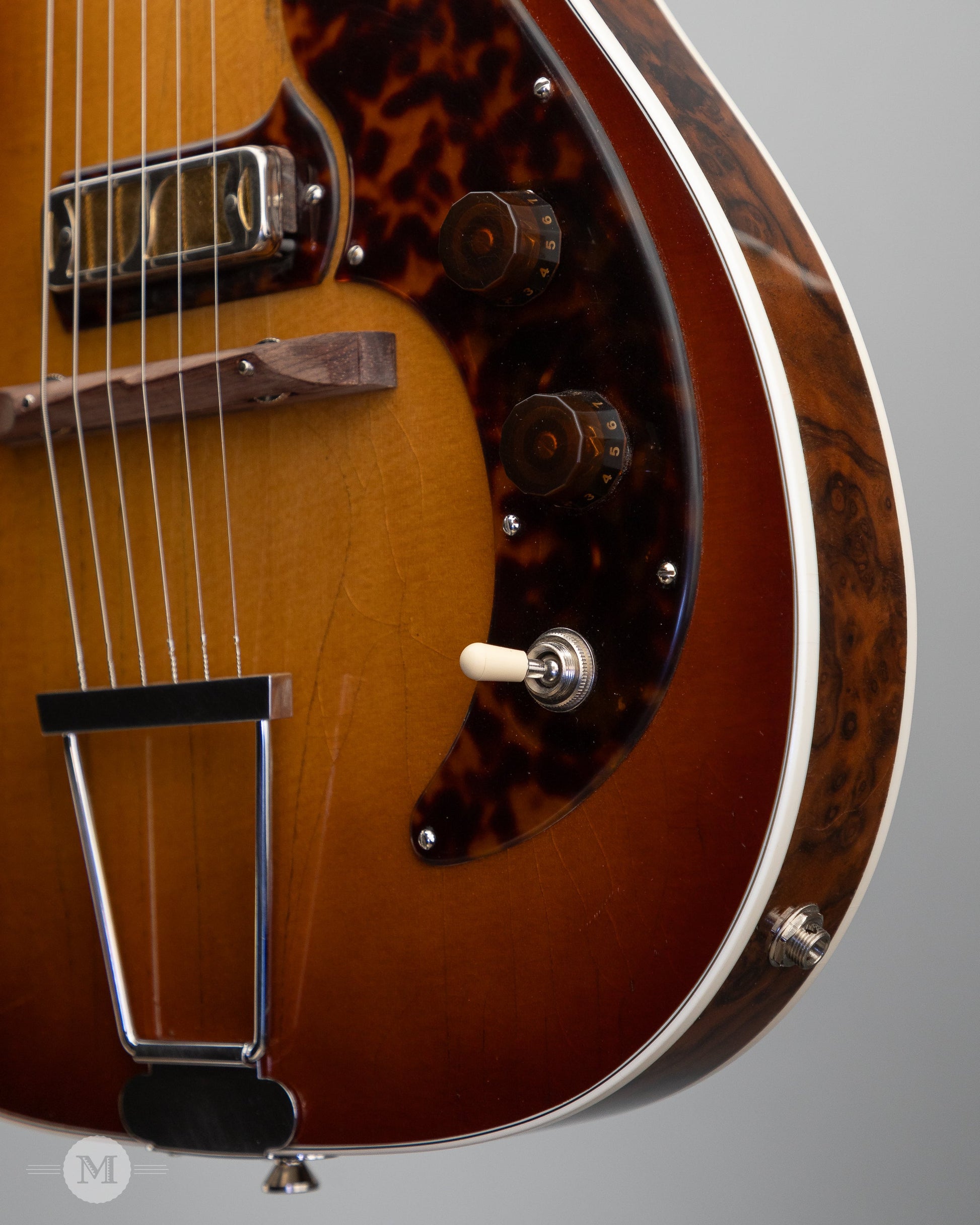 Bruce Guitars -  The Jayne Deluxe