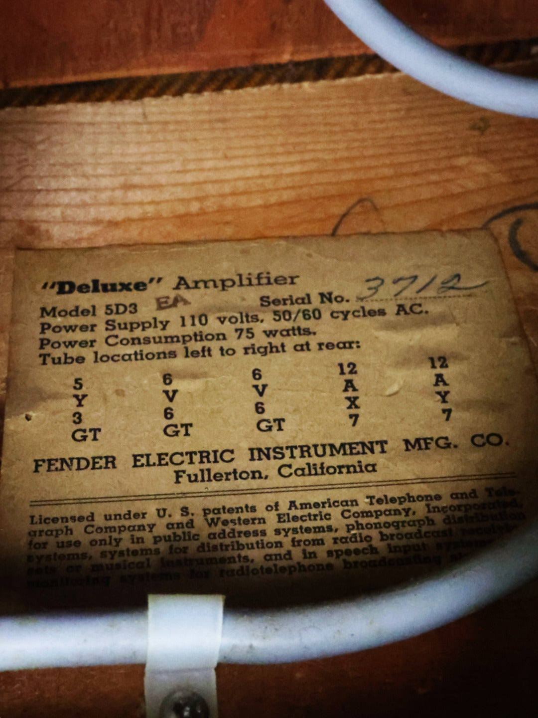 SOLD -  Fender Tweed Deluxe Amp 5D3 – USA 1955