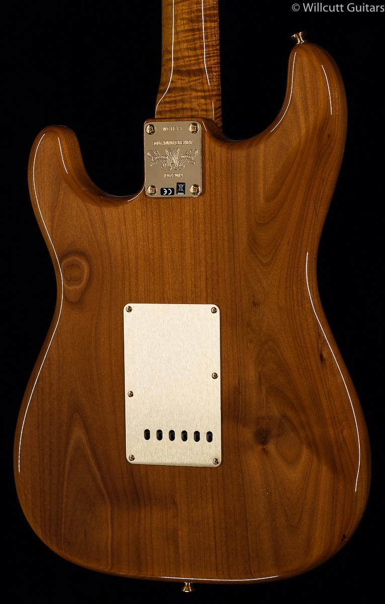 Fender Custom Shop 50th Anniversary Willcutt Artisan Strat Quilt Maple (139)