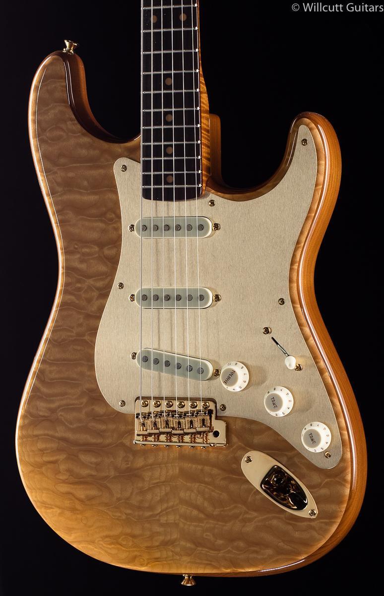 Fender Custom Shop 50th Anniversary Willcutt Artisan Strat Quilt Maple (139)