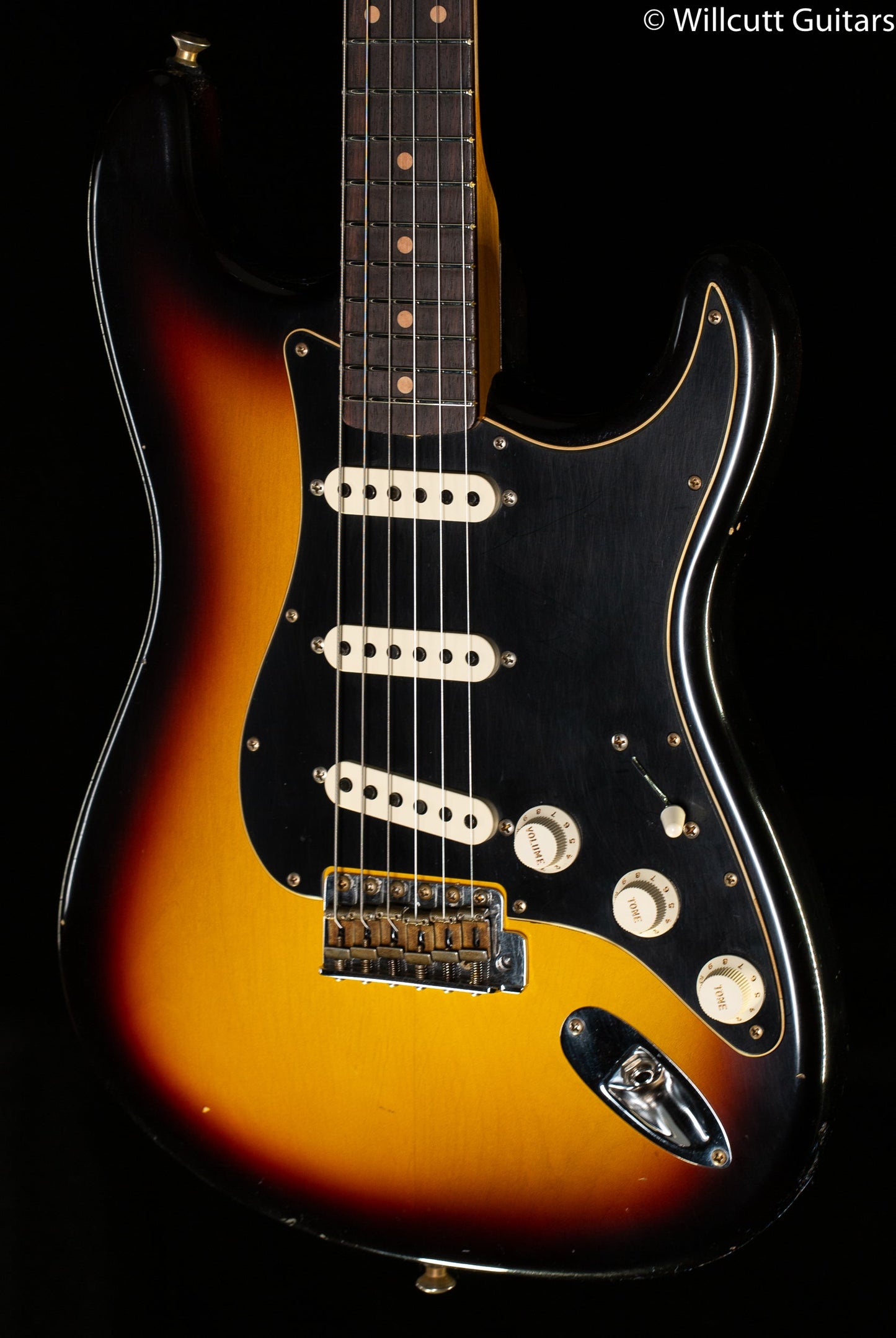 Fender Custom Shop Postmodern Strat Journeyman Relic Rosewood Fingerboard 3-Color Sunburst (763)