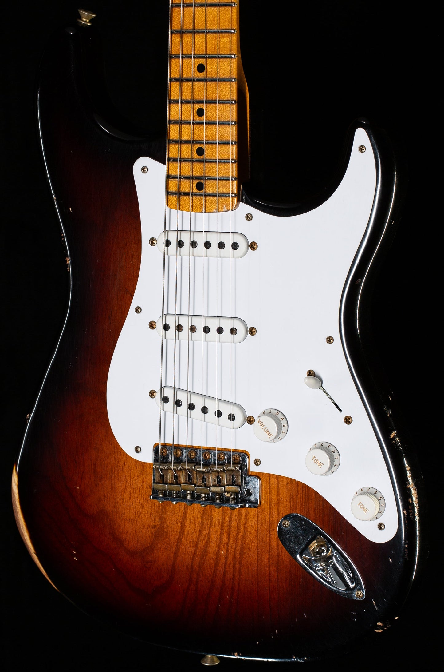 Fender Custom Shop Limited Edition 70th Anniversary 1954 Stratocaster Relic Wide-Fade 2-Color Sunburst (228)