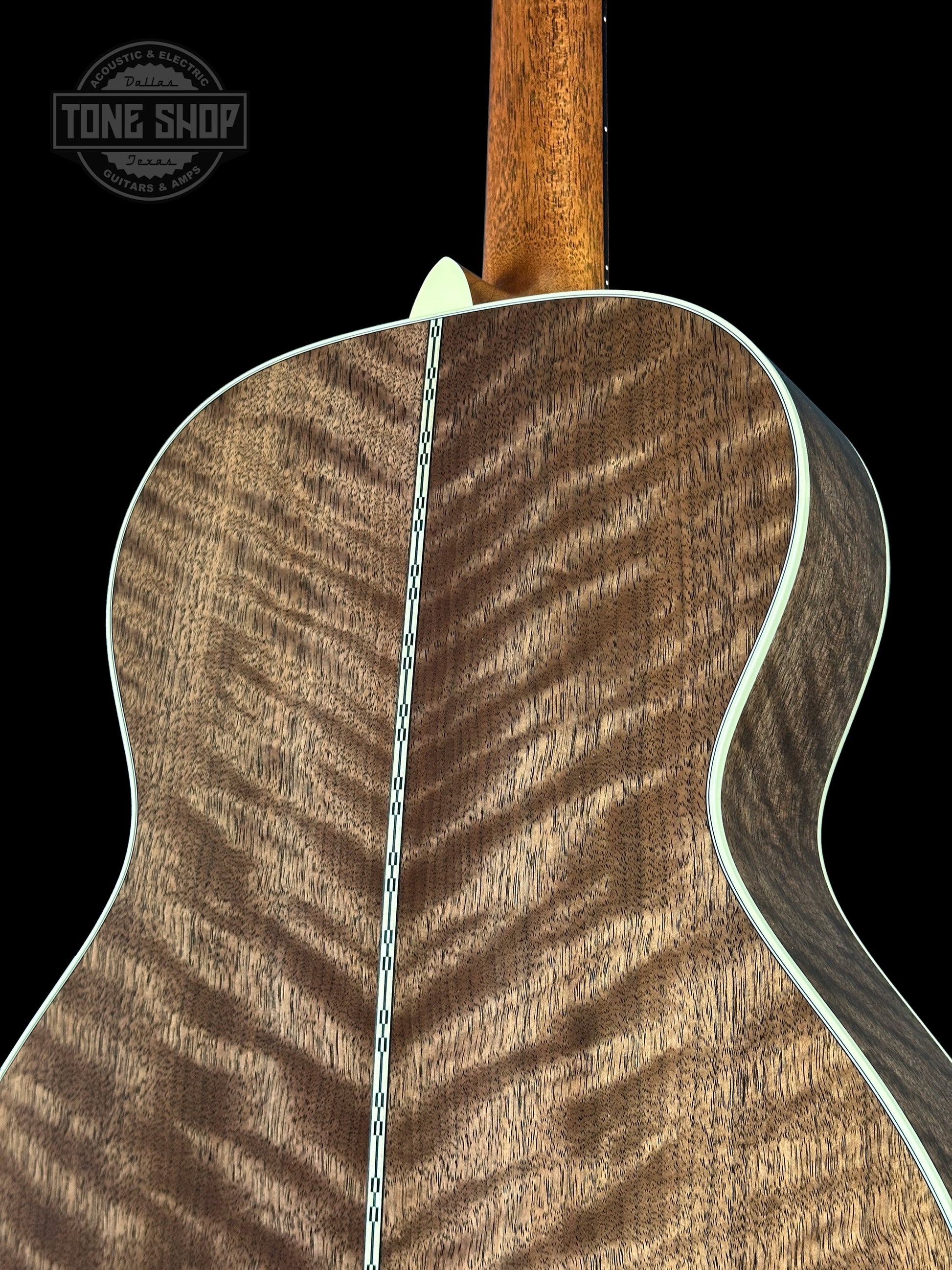 Martin Custom Shop 00 28 Style Adirondack / Exceptionally Figured Black Walnut w/case 2942913