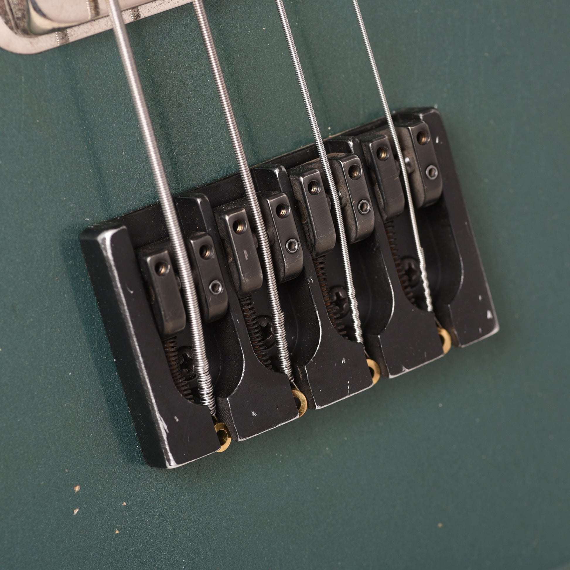 Castedosa Conchers Short-Scale Bass Aged Sherwood Green w/Novak Pickups