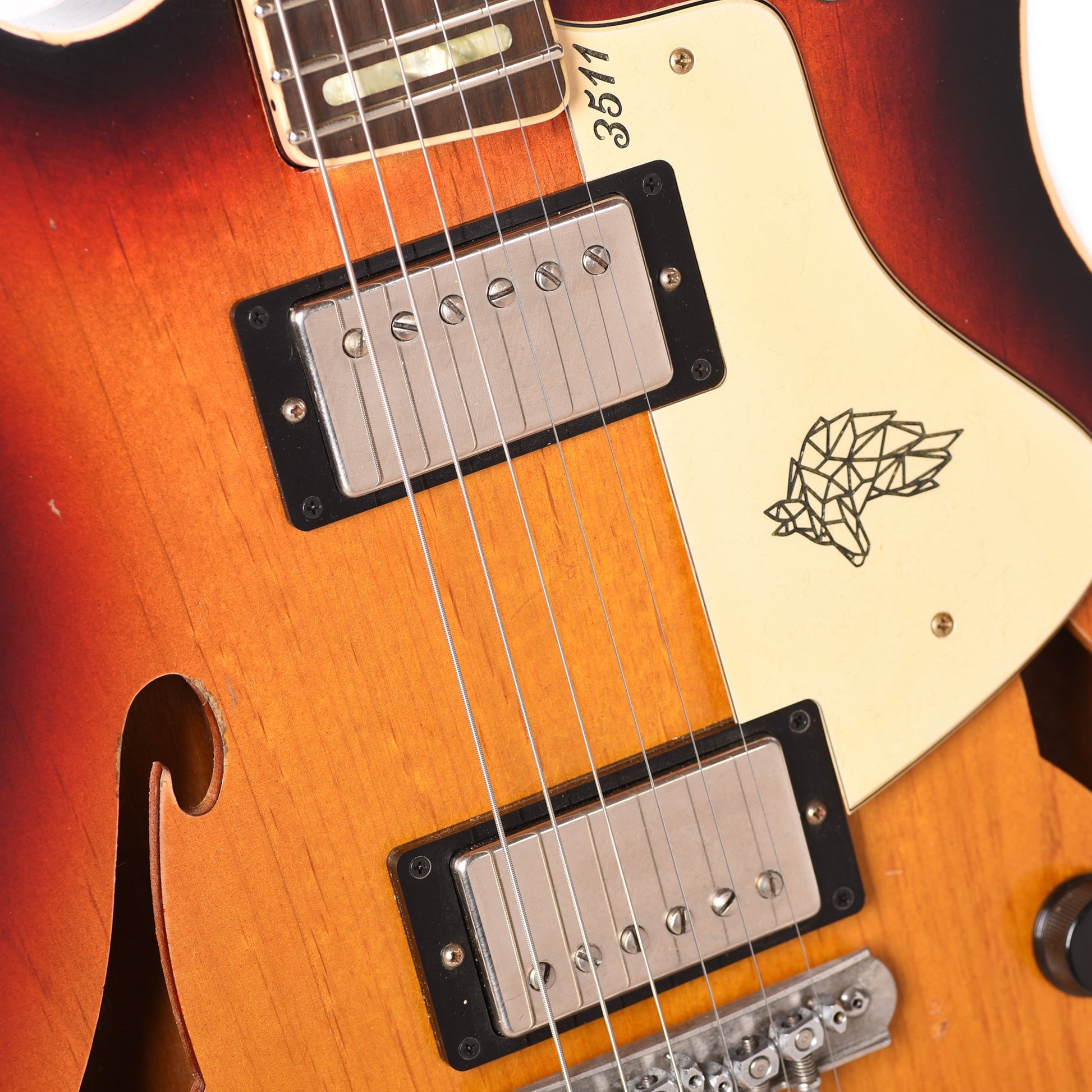 Castedosa 3511 Lobo Semi-Hollow Aged 3-Tone Sunburst w/TS Humbuckers