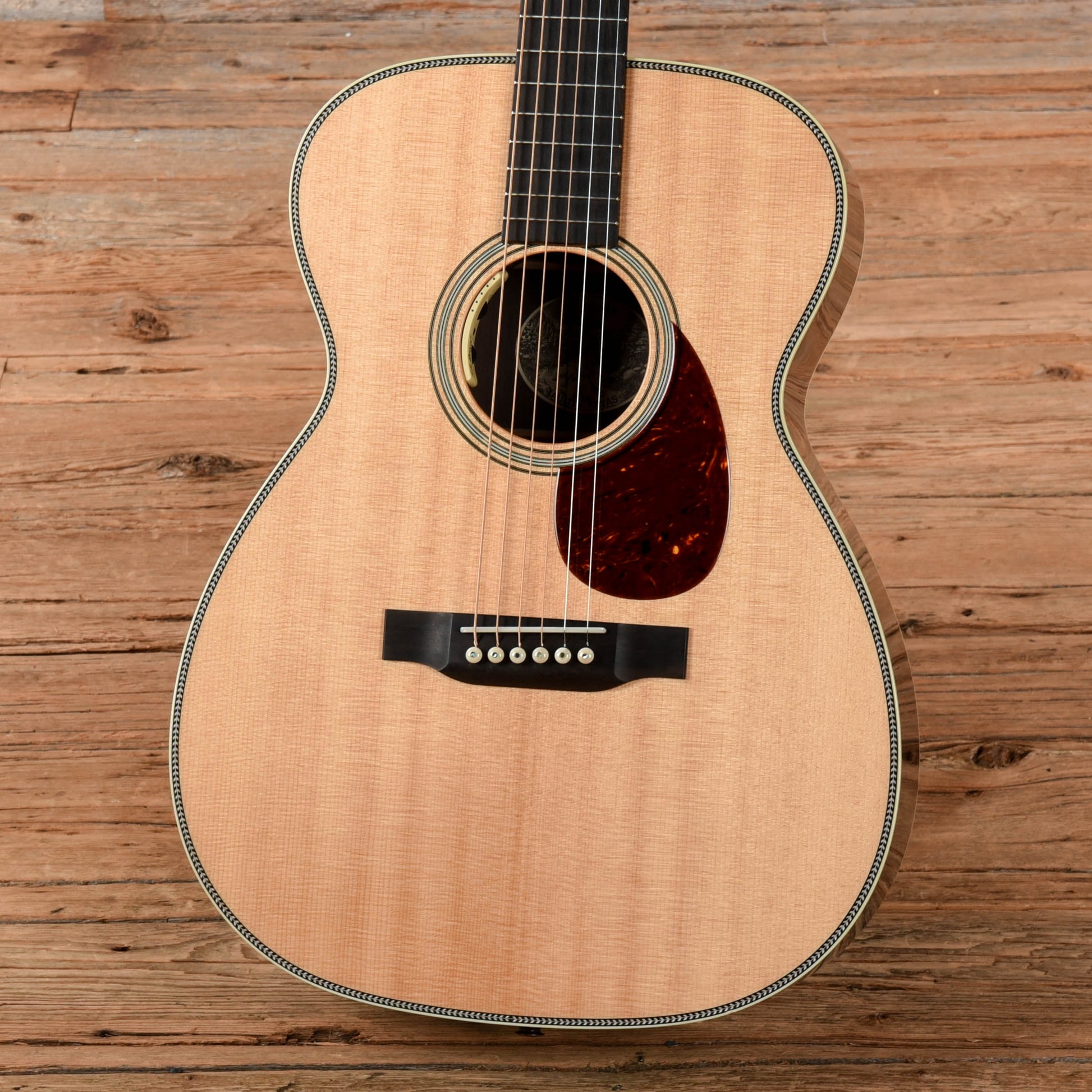 Collings 002H 14-Fret Natural