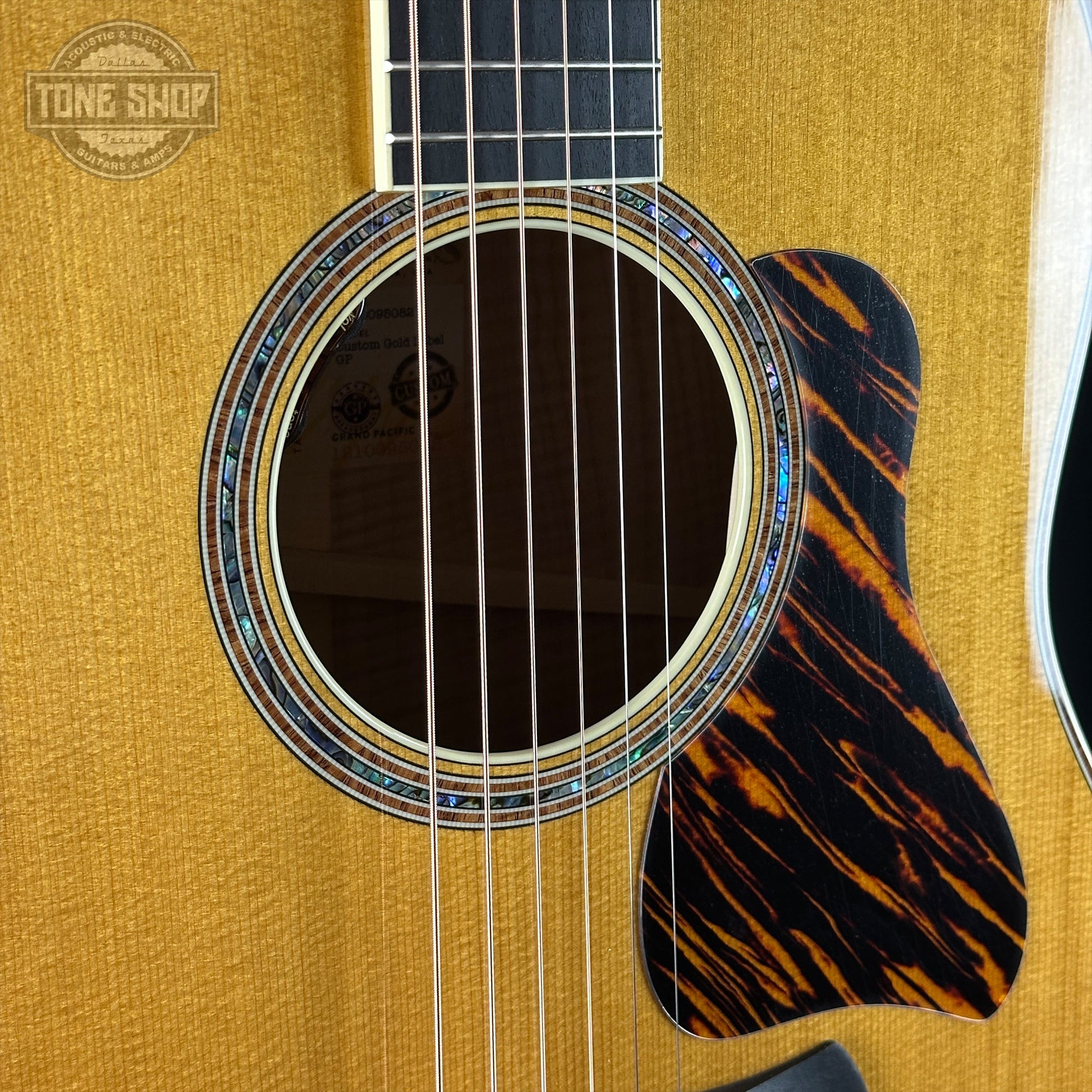 Taylor Custom Gold Label GP Sitka / Big Leaf Maple Cherry Sunburst Back w/case 1210095082