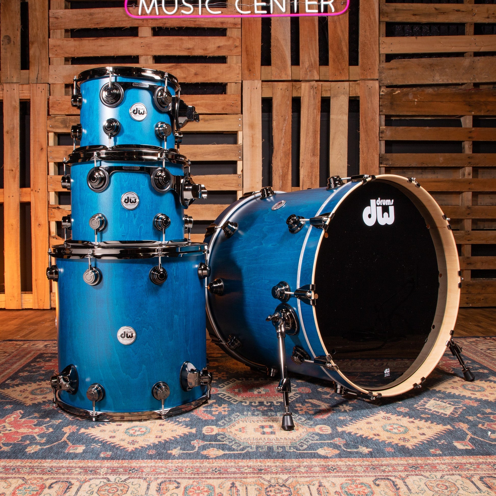 DW 333 4-Piece Shell Pack, 22-Inch Kick - Azure Satin, Black Nickel Hardware