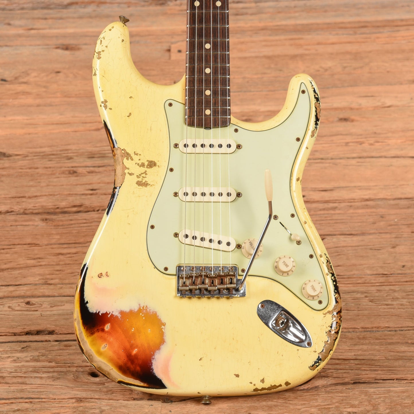 Fender Custom '60 Stratocater Heavy Relic White Over Sunburst - Dave Amato of REO Speedwagon