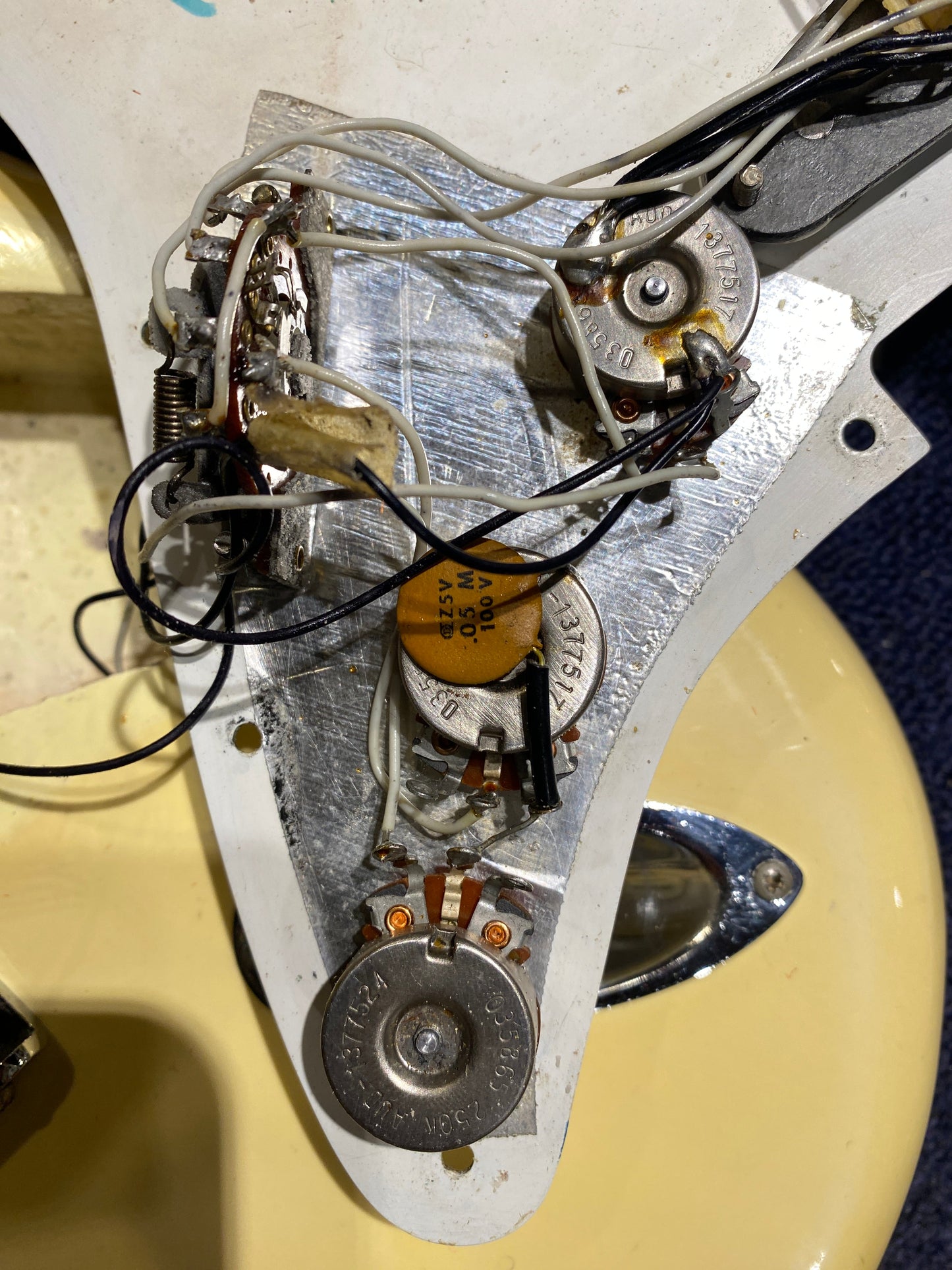 Fender Stratocaster Olympic White 1976
