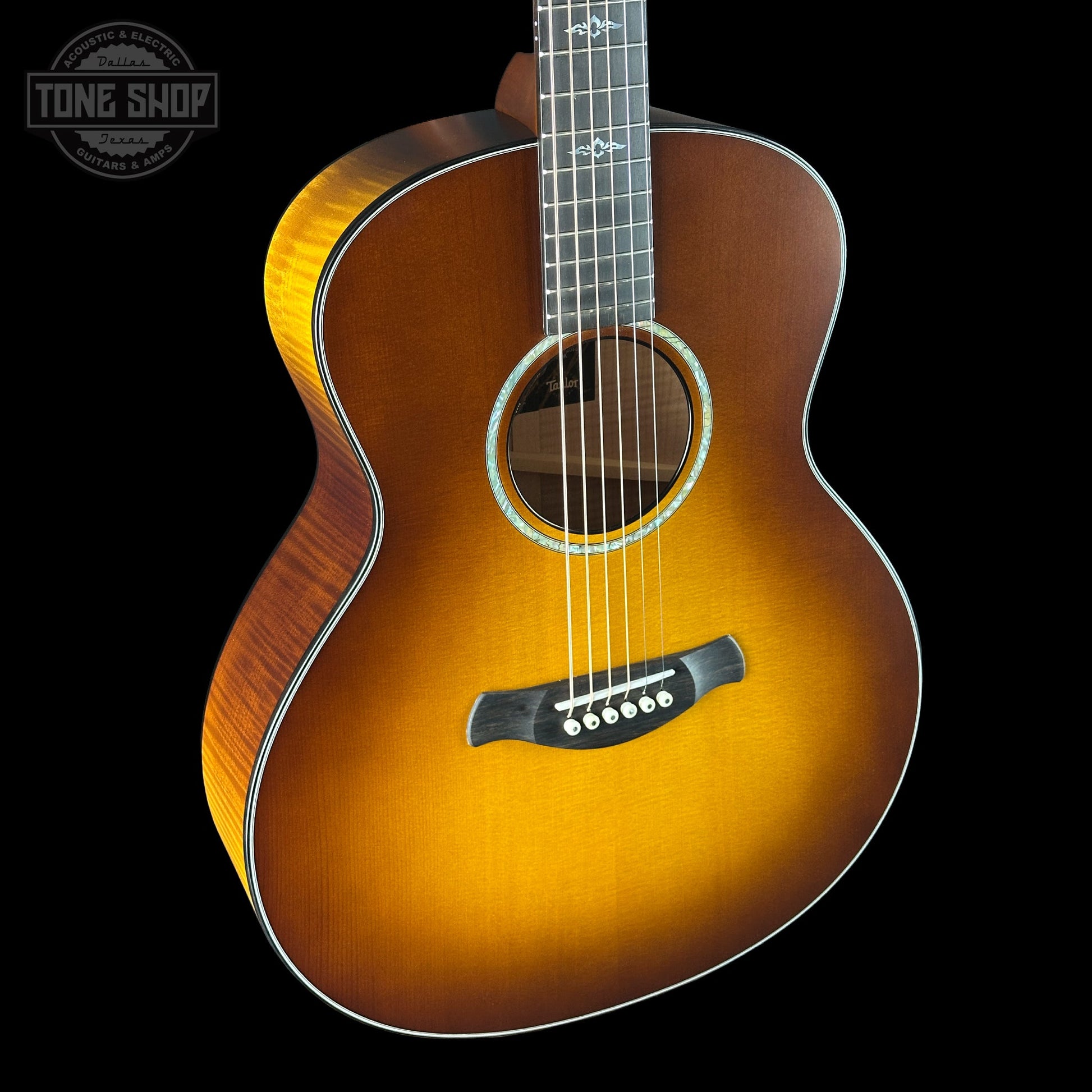 Taylor Custom Gold Label Super Auditorium Honey Sunburst w/case