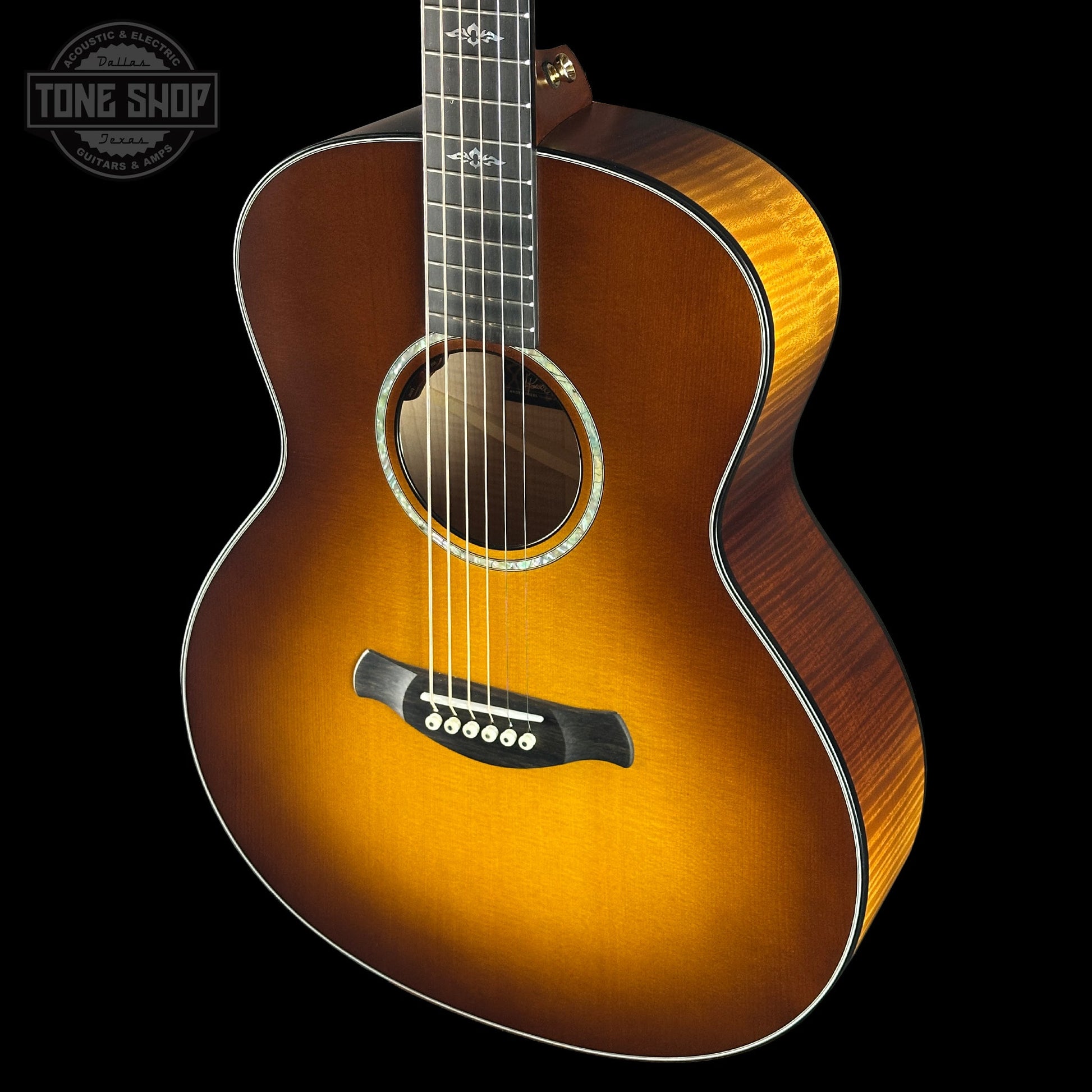 Taylor Custom Gold Label Super Auditorium Honey Sunburst w/case