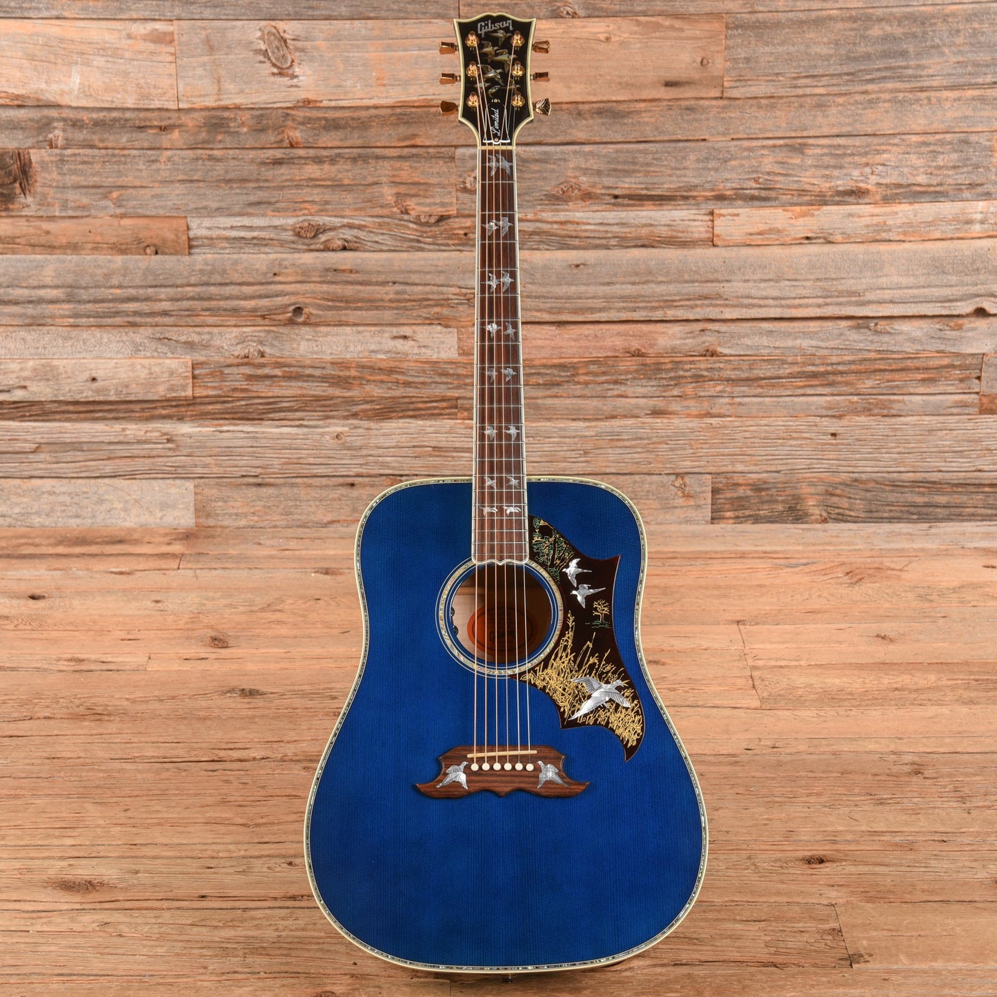 Gibson Doves in Flight Transparent Blue 2017