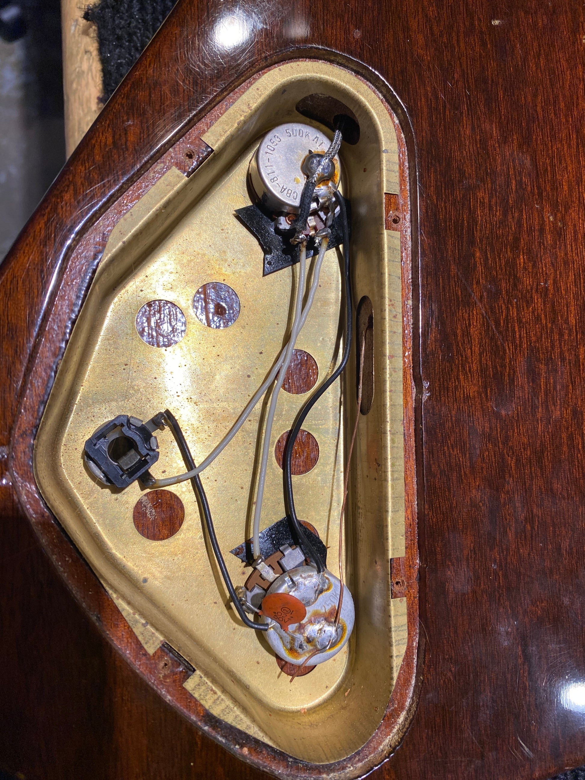 Gibson Thunderbird II Non-Reverse Sunburst 1970