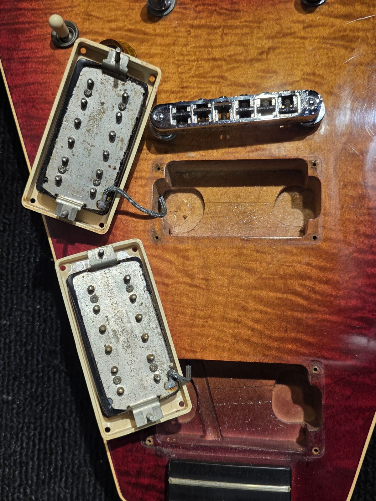 Gibson The V Sunburst 1981