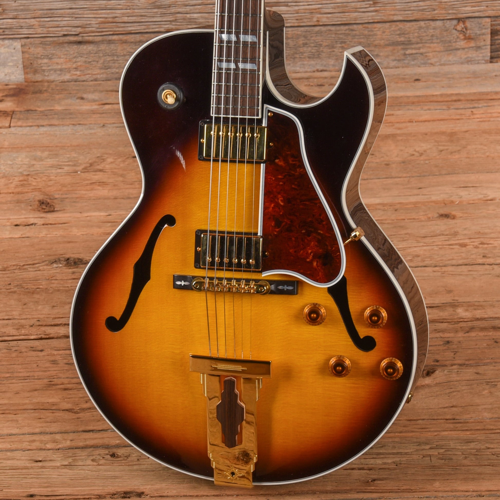 Gibson Custom Shop L-4 CES Crimson Mahogany Sunburst 2023