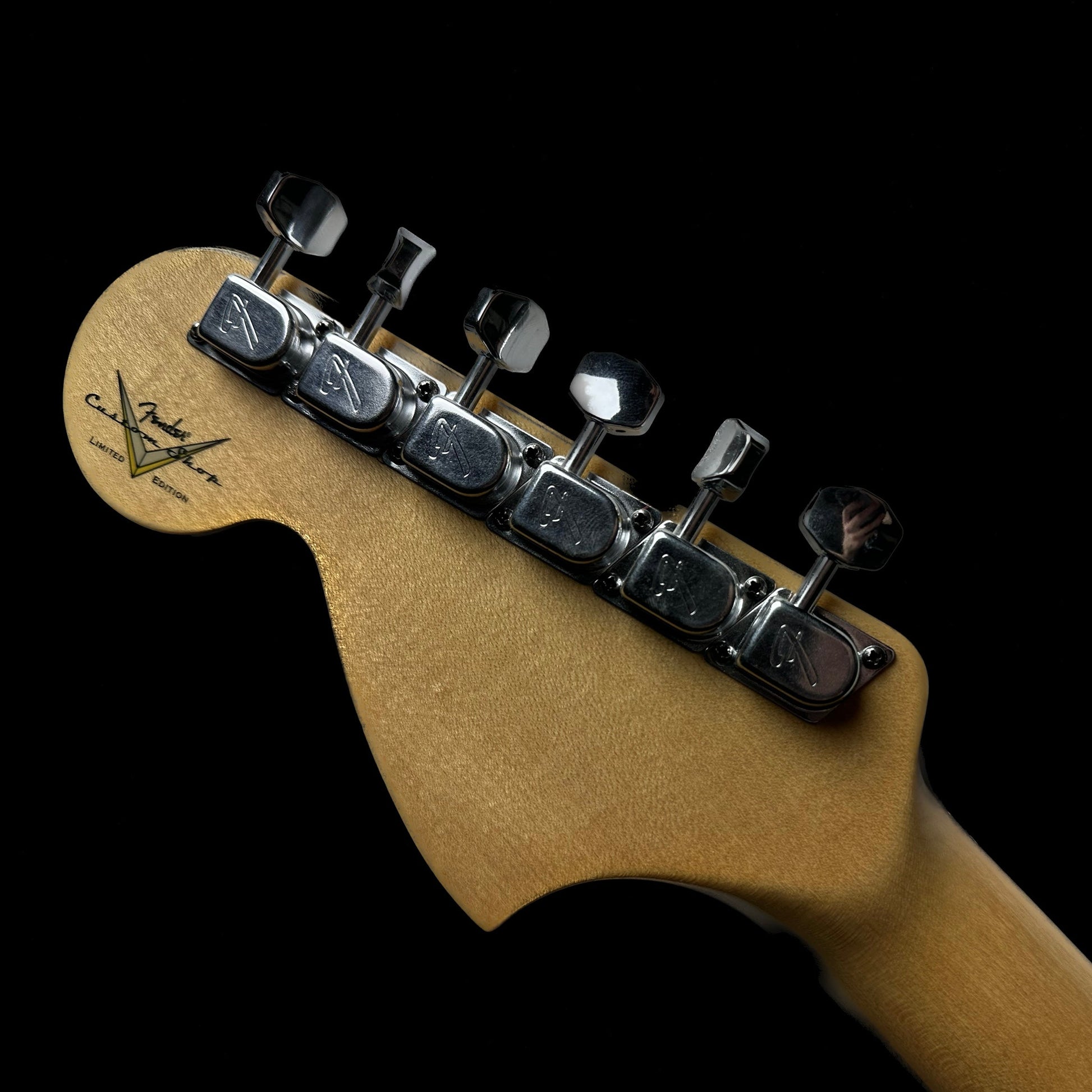 Fender Custom Shop Limited Edition 68 Strat Journeyman Relic Aged Ocean Turquoise w/case CZ561077