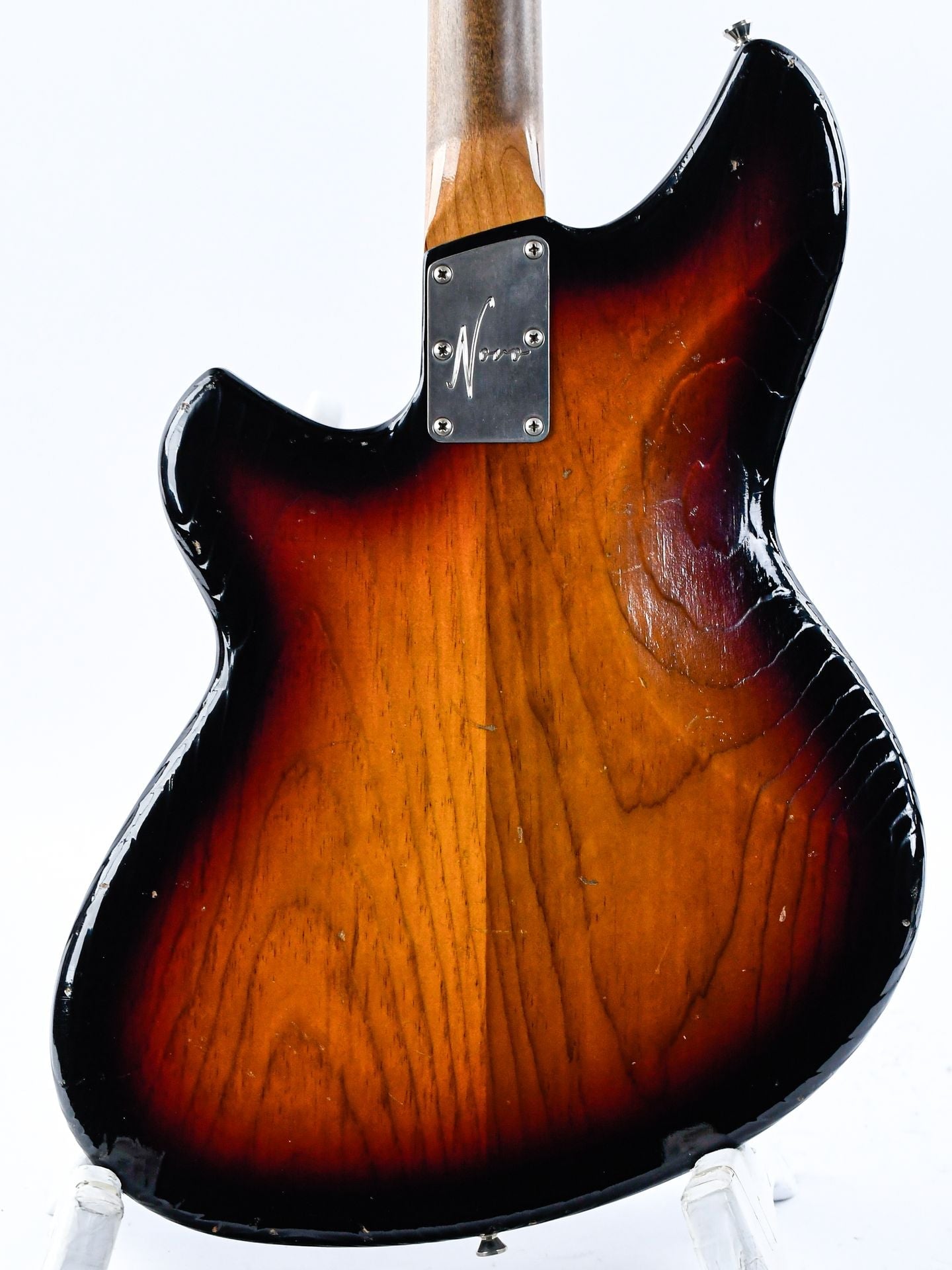 Novo Ivorus Bass 3 Tone Burst Light Aged