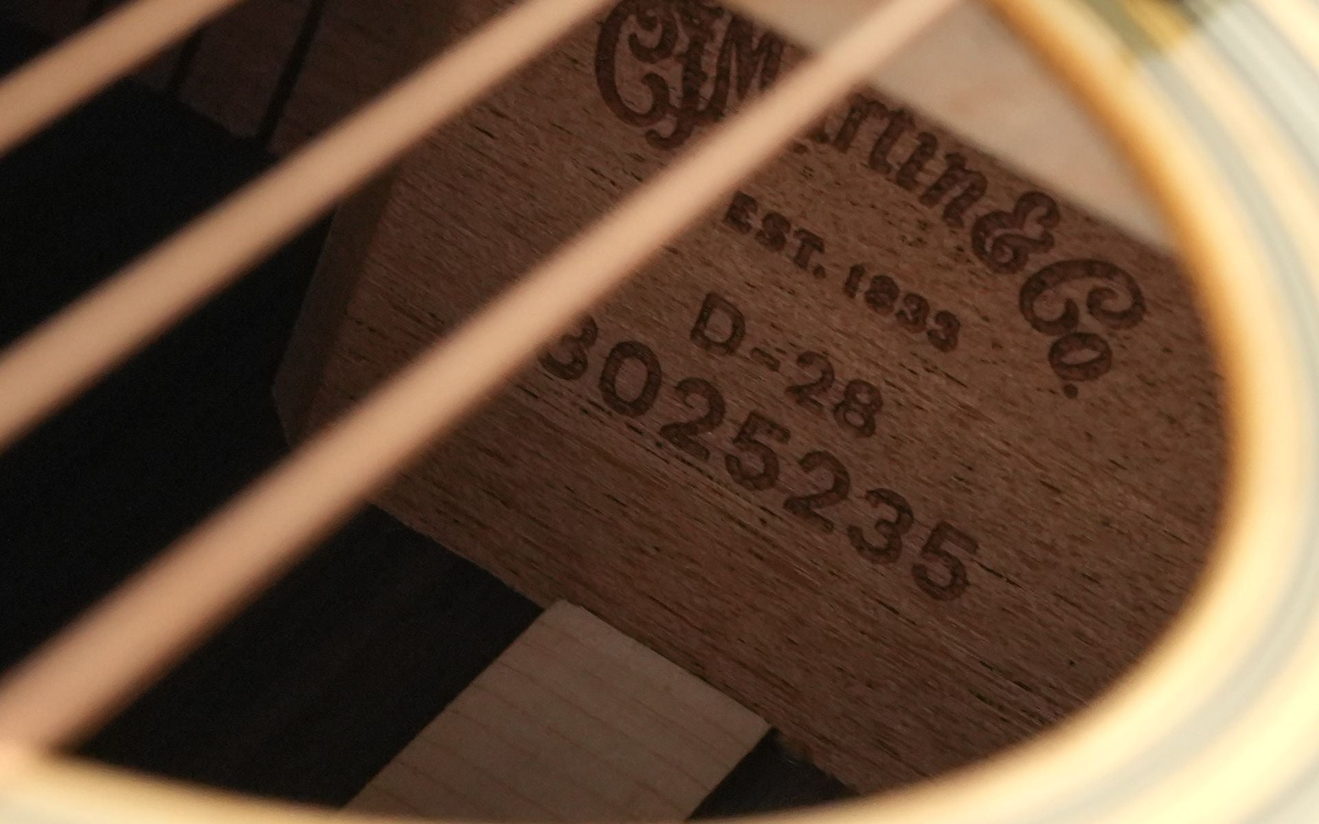 Martin D28L Standard Refresh Natural Lefty