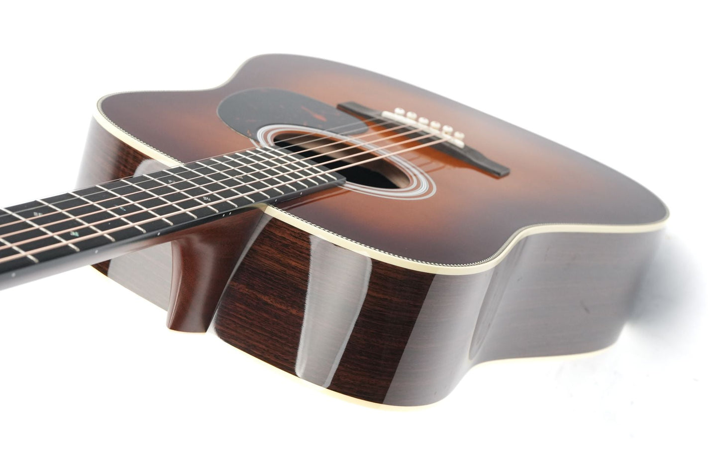 Martin HD28 Standard Refresh Ambertone