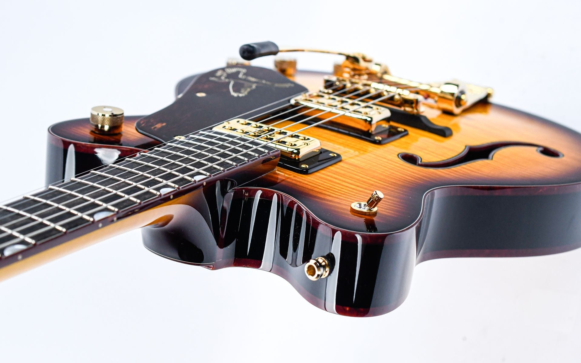 Gretsch Custom Shop G6136-CS Junior Double Cut 2 Tone Sunburst