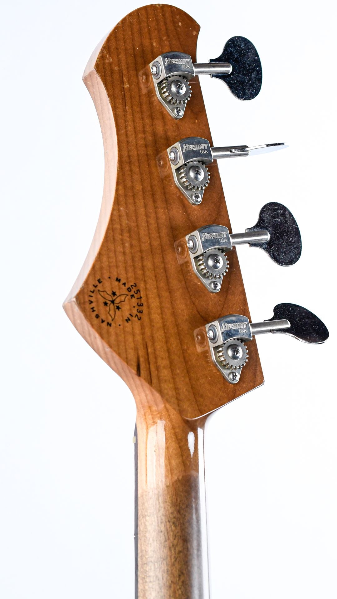Novo Ivorus Bass 3 Tone Burst Light Aged