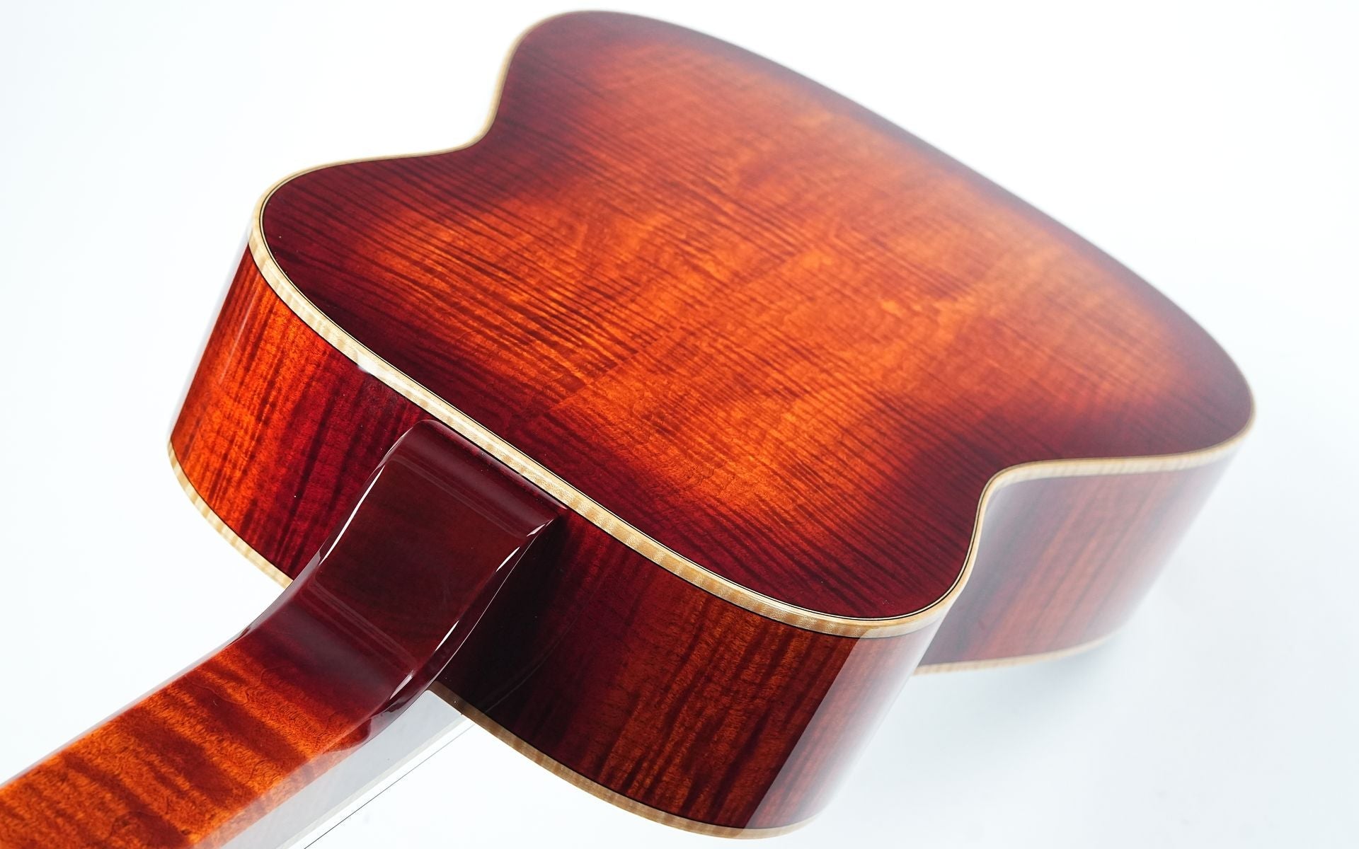 Beard Legacy E Curly Maple
