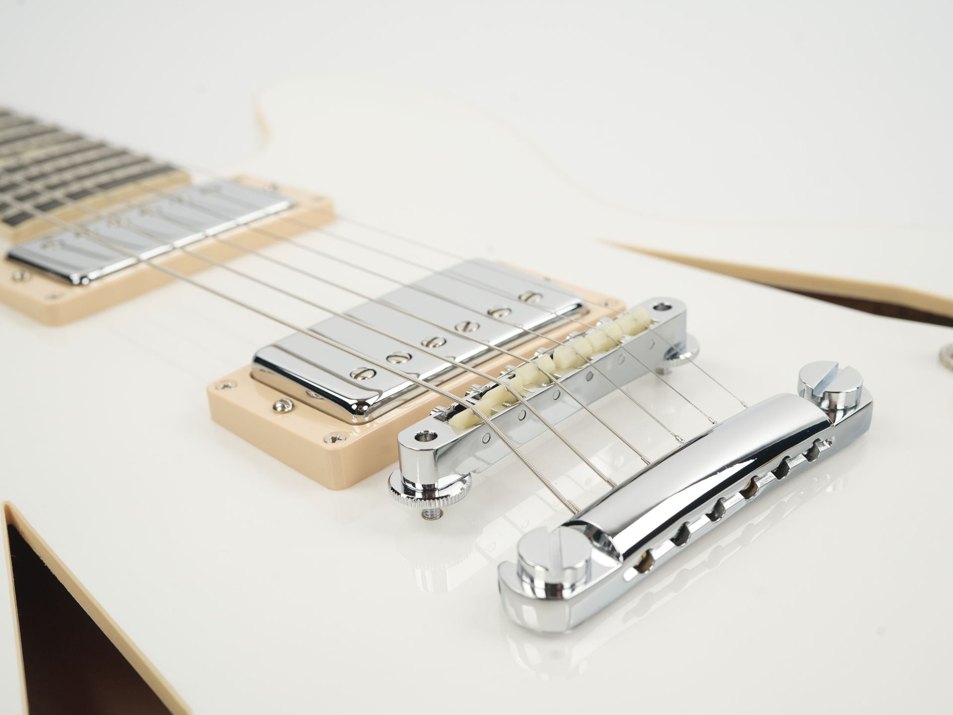 Gibson Custom Dave Grohl DG335 Alpine White Limited 37 of 50 2025