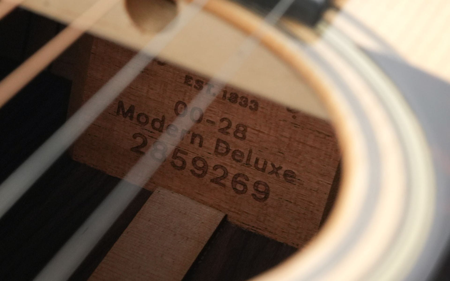 Martin 0028 Modern Deluxe