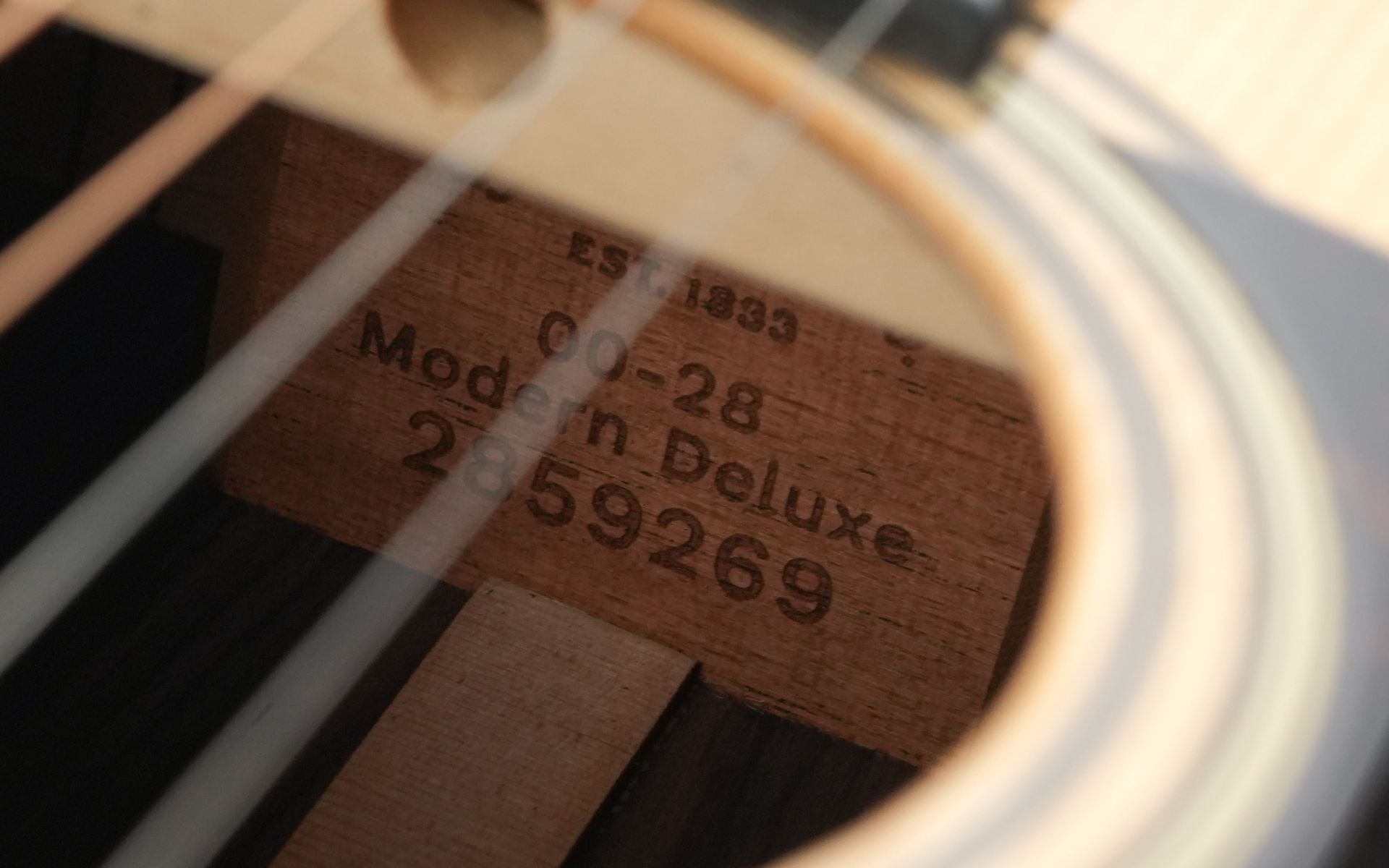 Martin 0028 Modern Deluxe