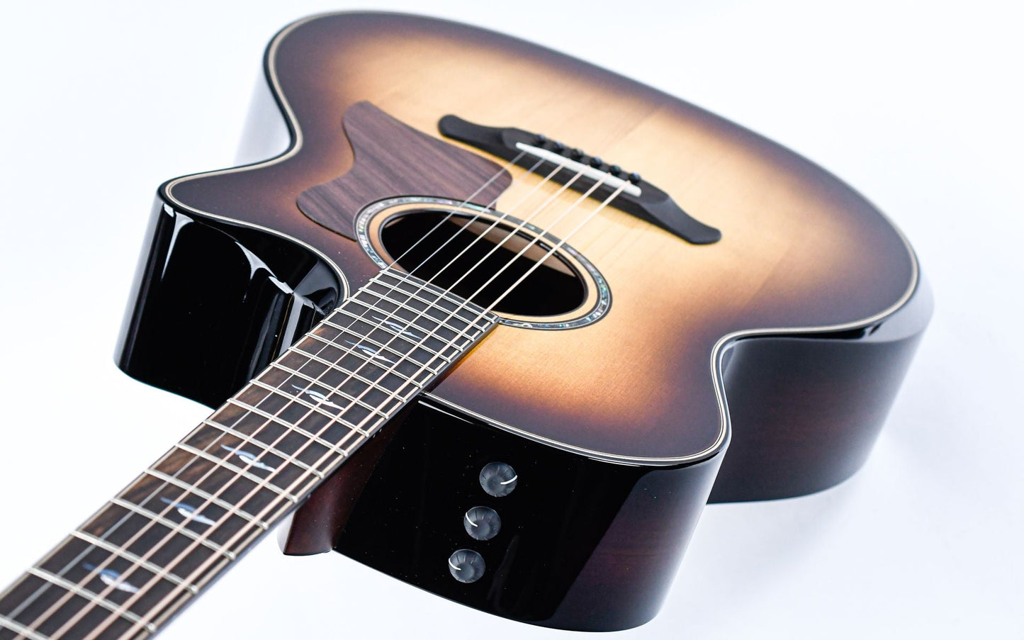 Taylor 814ce Builders Edition Honduran Rosewood Adirondack Shaded Edge Burst