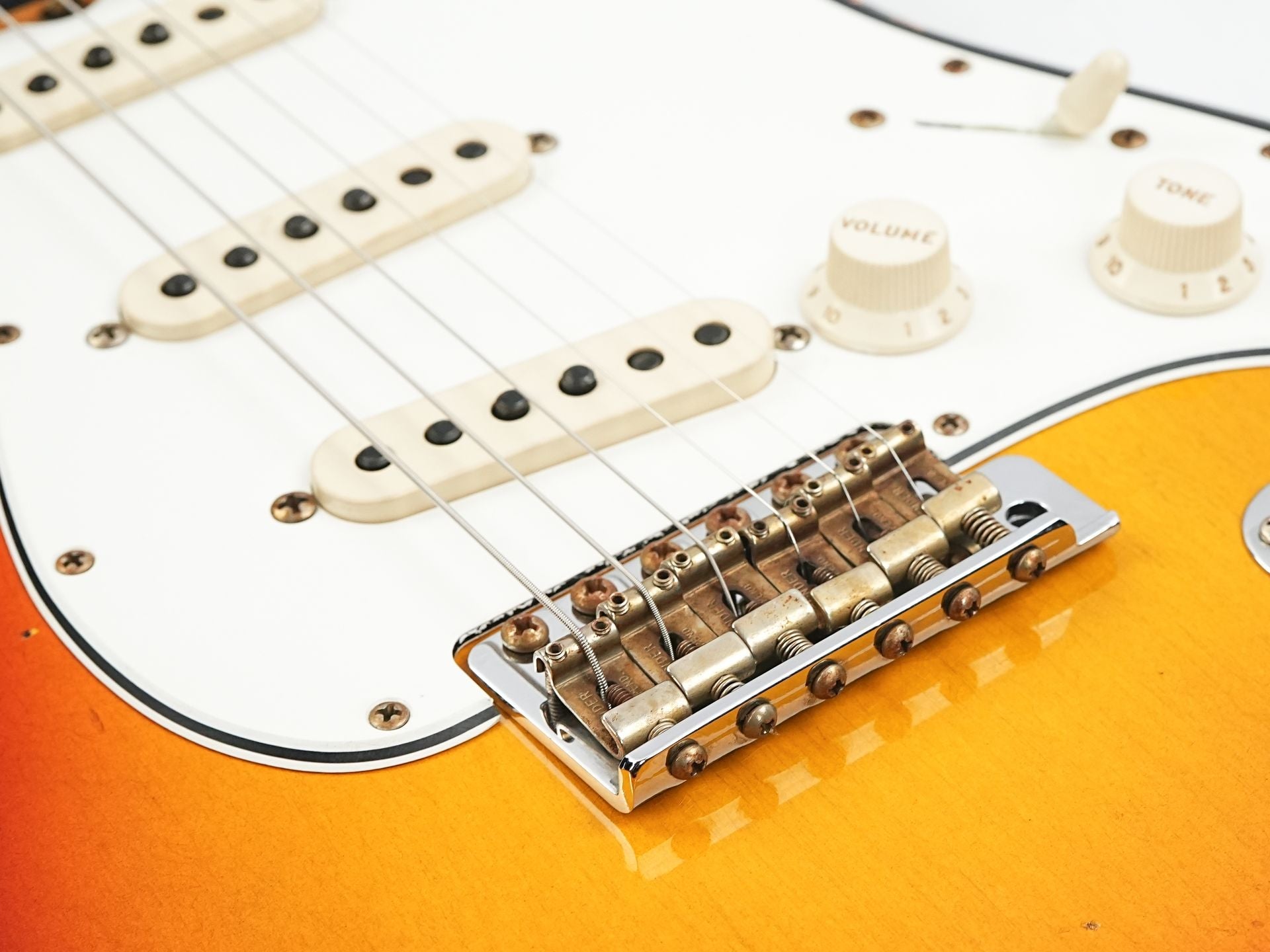 Fender Custom Shop 1965 Stratocaster 3 Color Sunburst Heavy Relic 2025