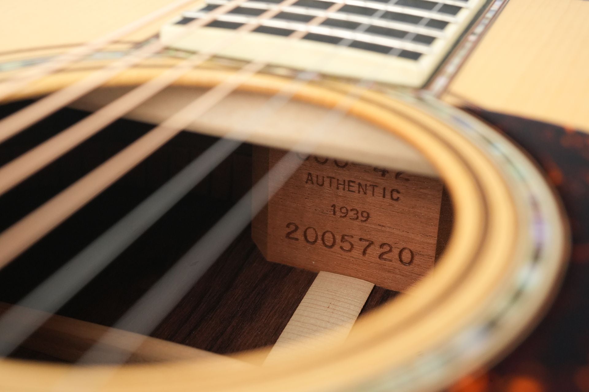 Martin 00042 Authentic 1939 Madagascar Rosewood Adirondack Spruce VTS 2016